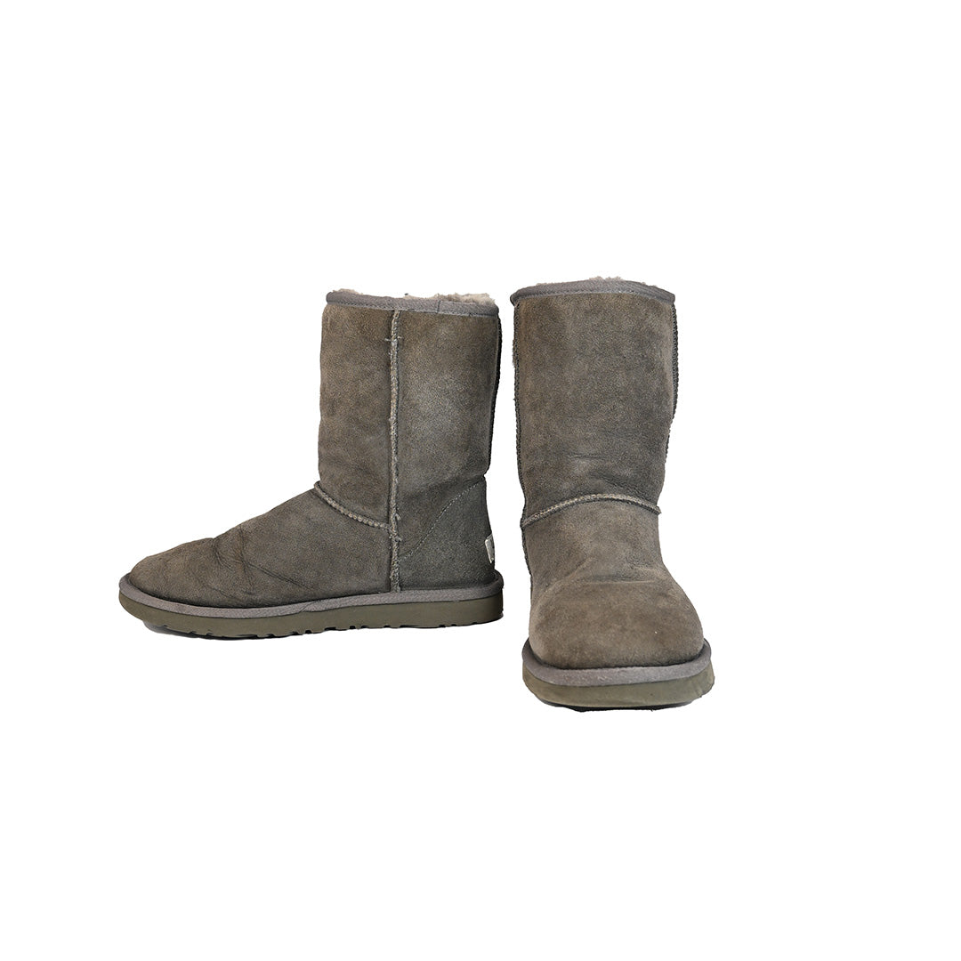 Bota forrada cinza