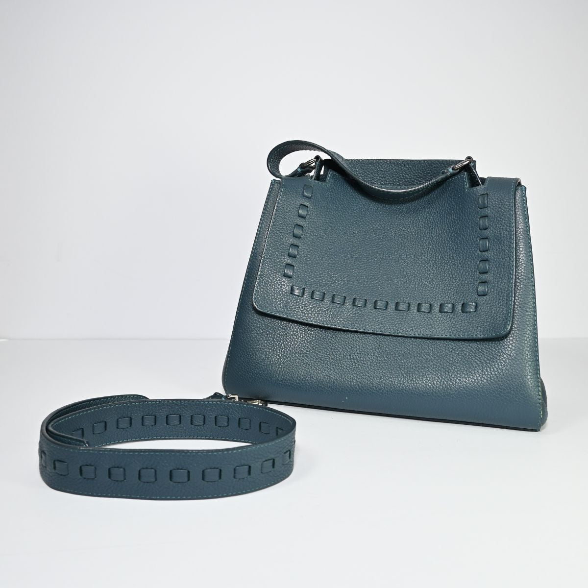Bolsa de couro azul marinho
