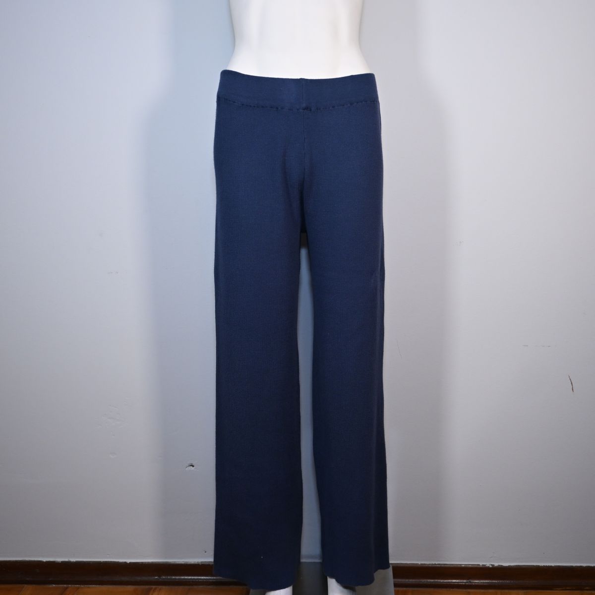 Calça de malha azul escuro