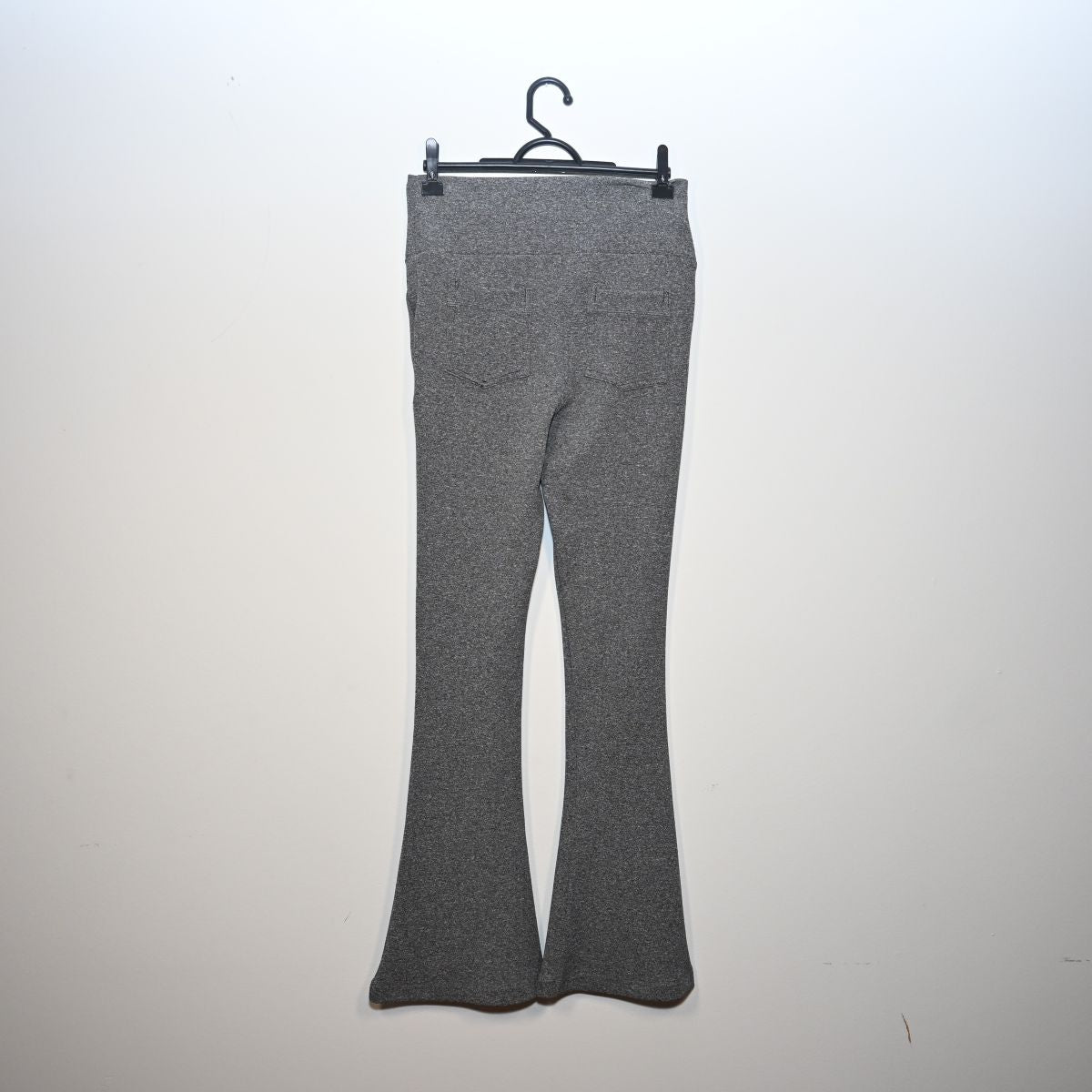 Calça cinza flare