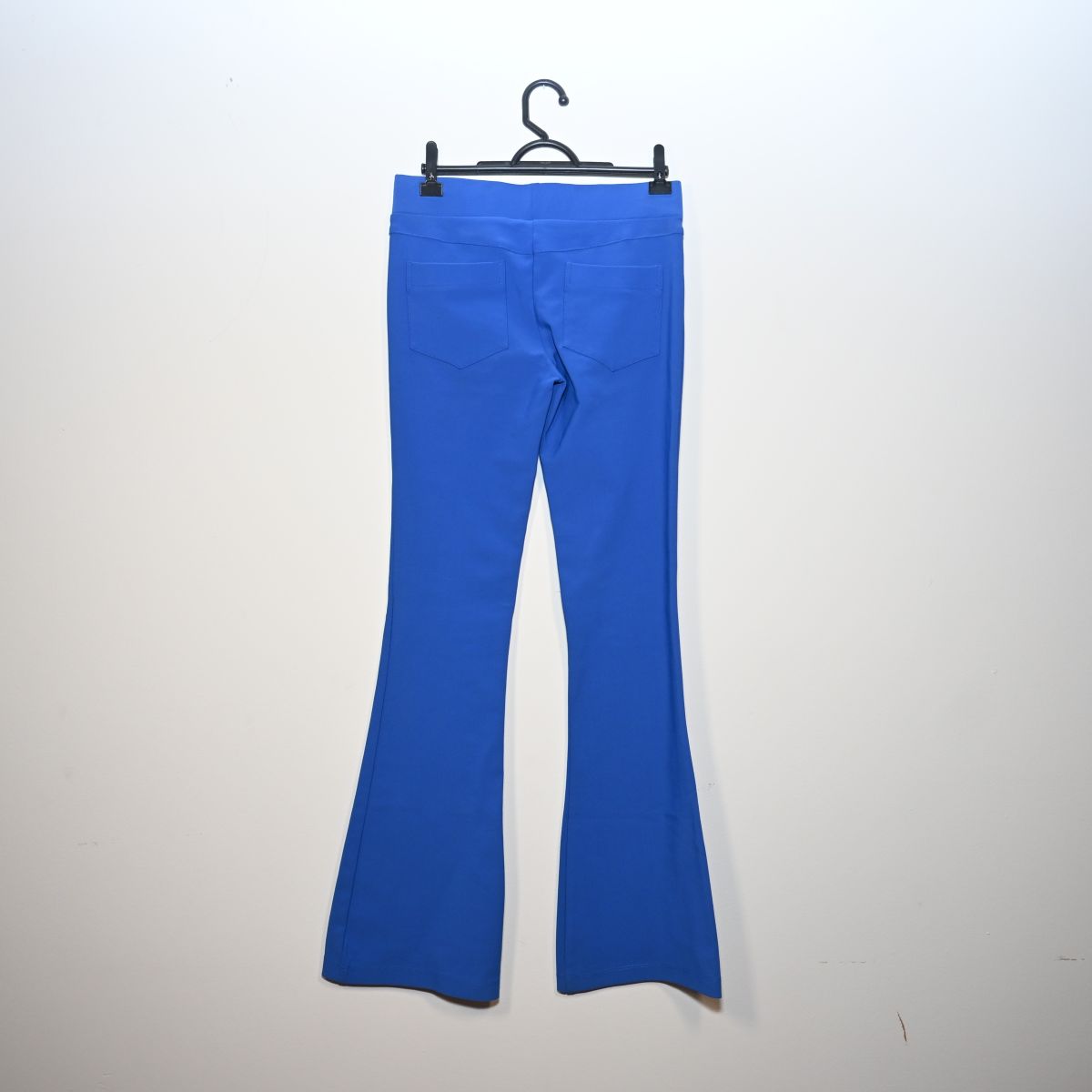 Calça azul flare