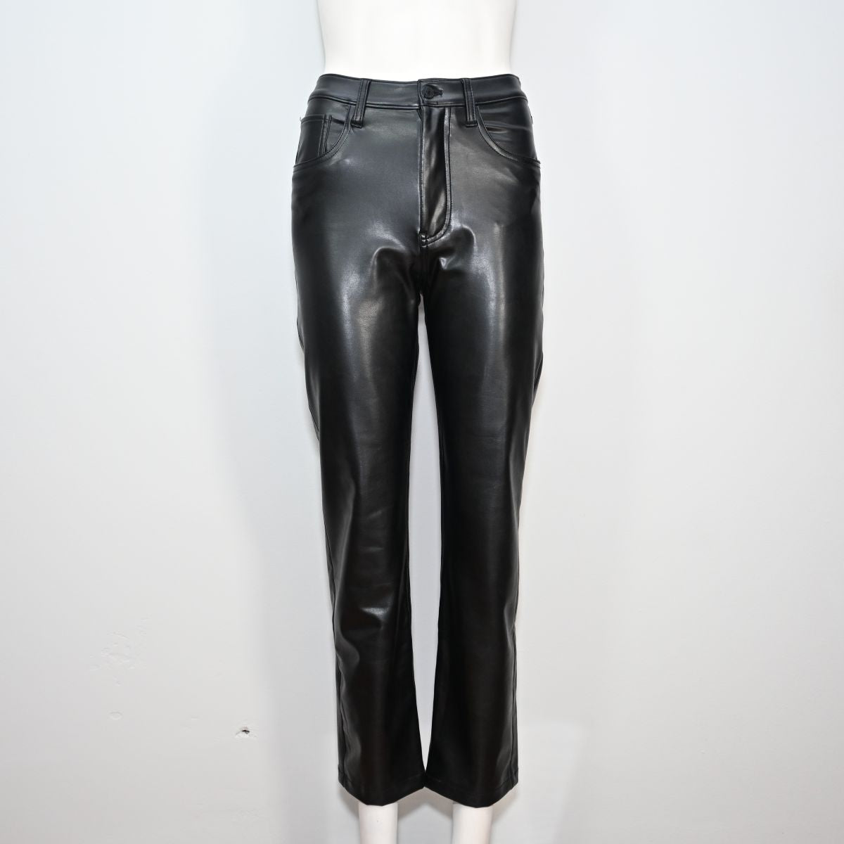 Calça preta de courino