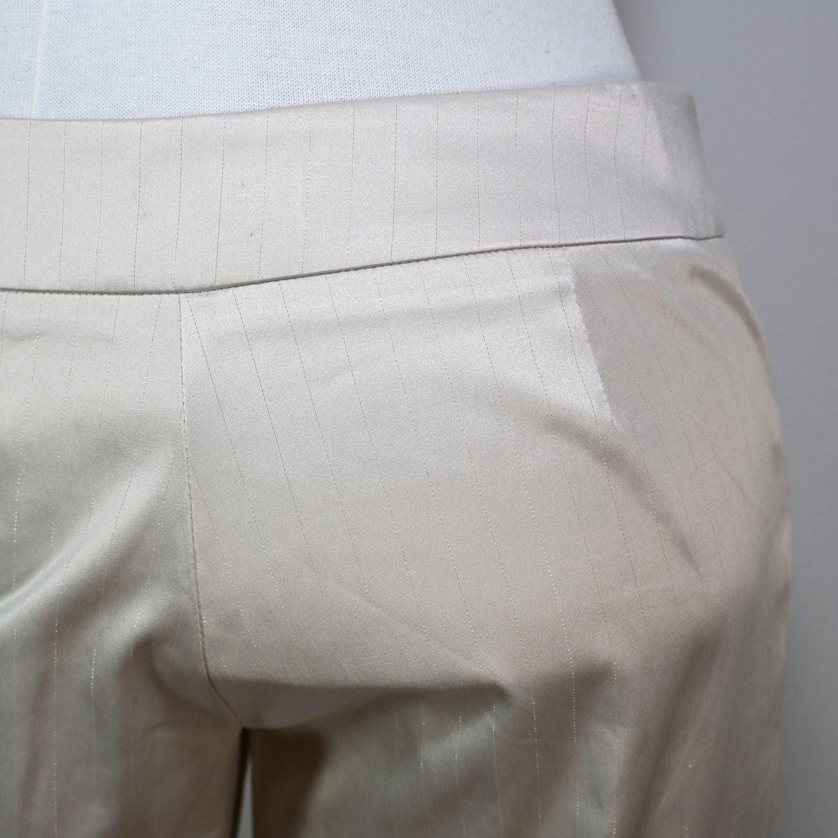 Calça off-white risca de giz