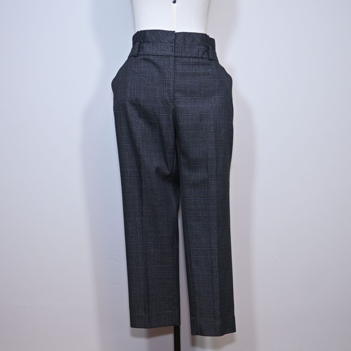 Calça de alfaiataria cinza xadrez