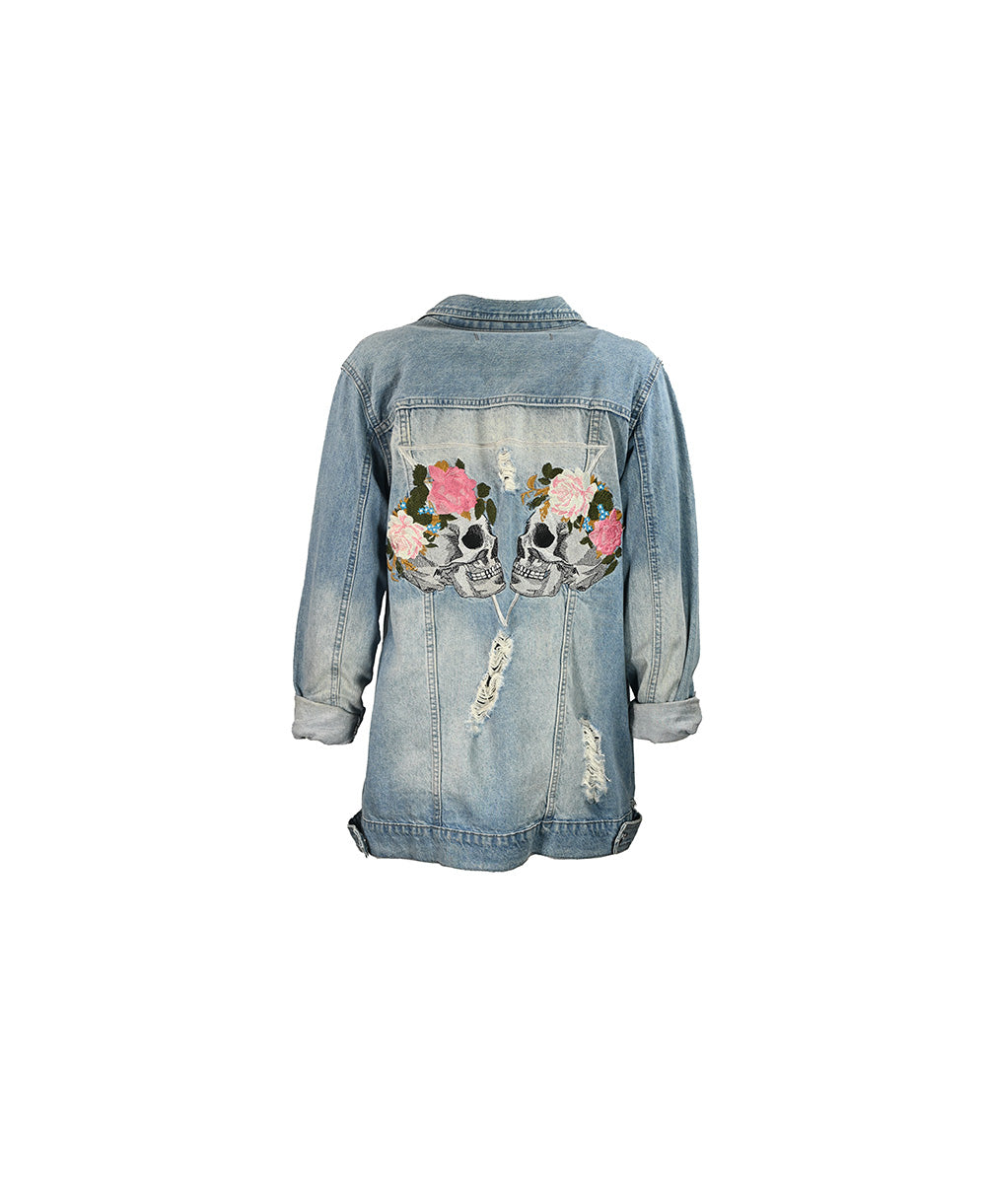 Jaqueta jeans com caveiras e flores