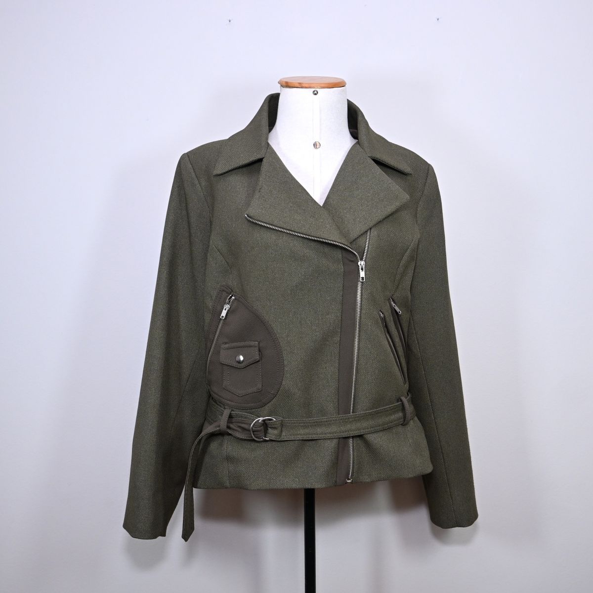Jaqueta verde musgo com cinto