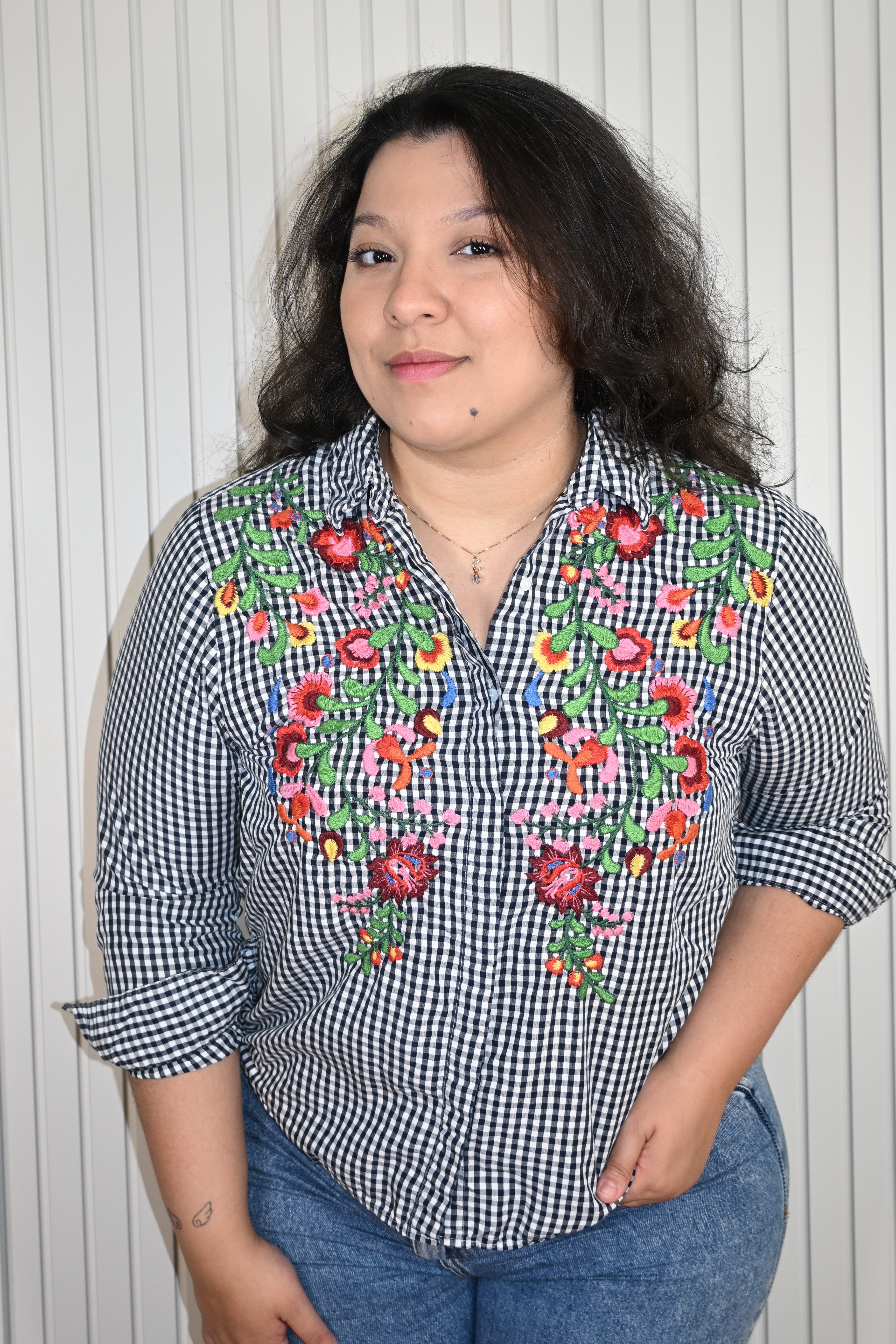 Camisa Xadrez Preto e Branco com Bordado Floral