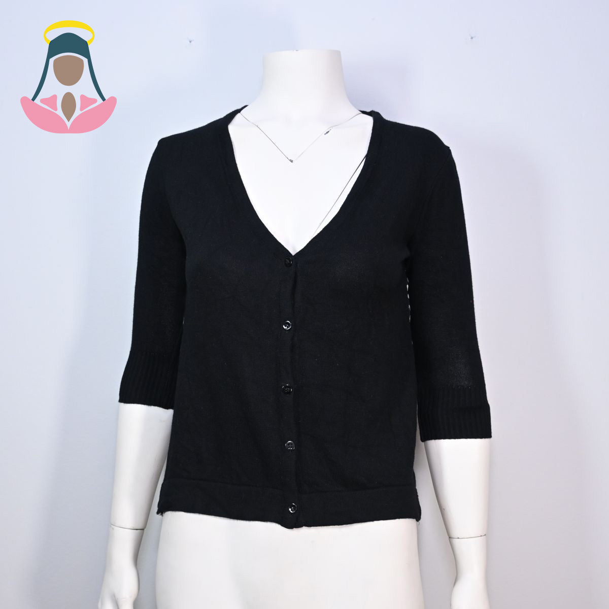 Cardigan preto com poá nas costas