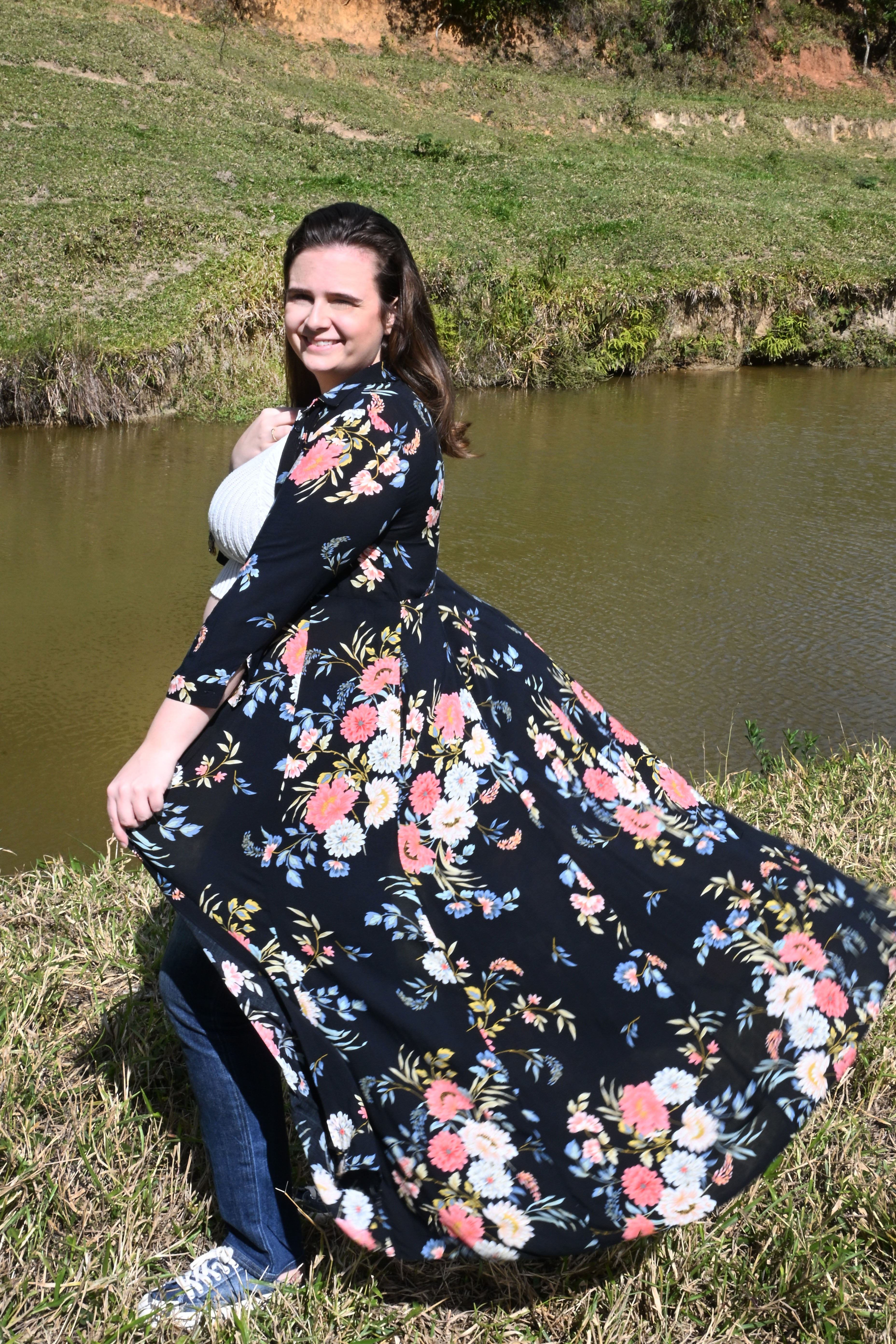 Vestido Longo Preto Floral com Botões