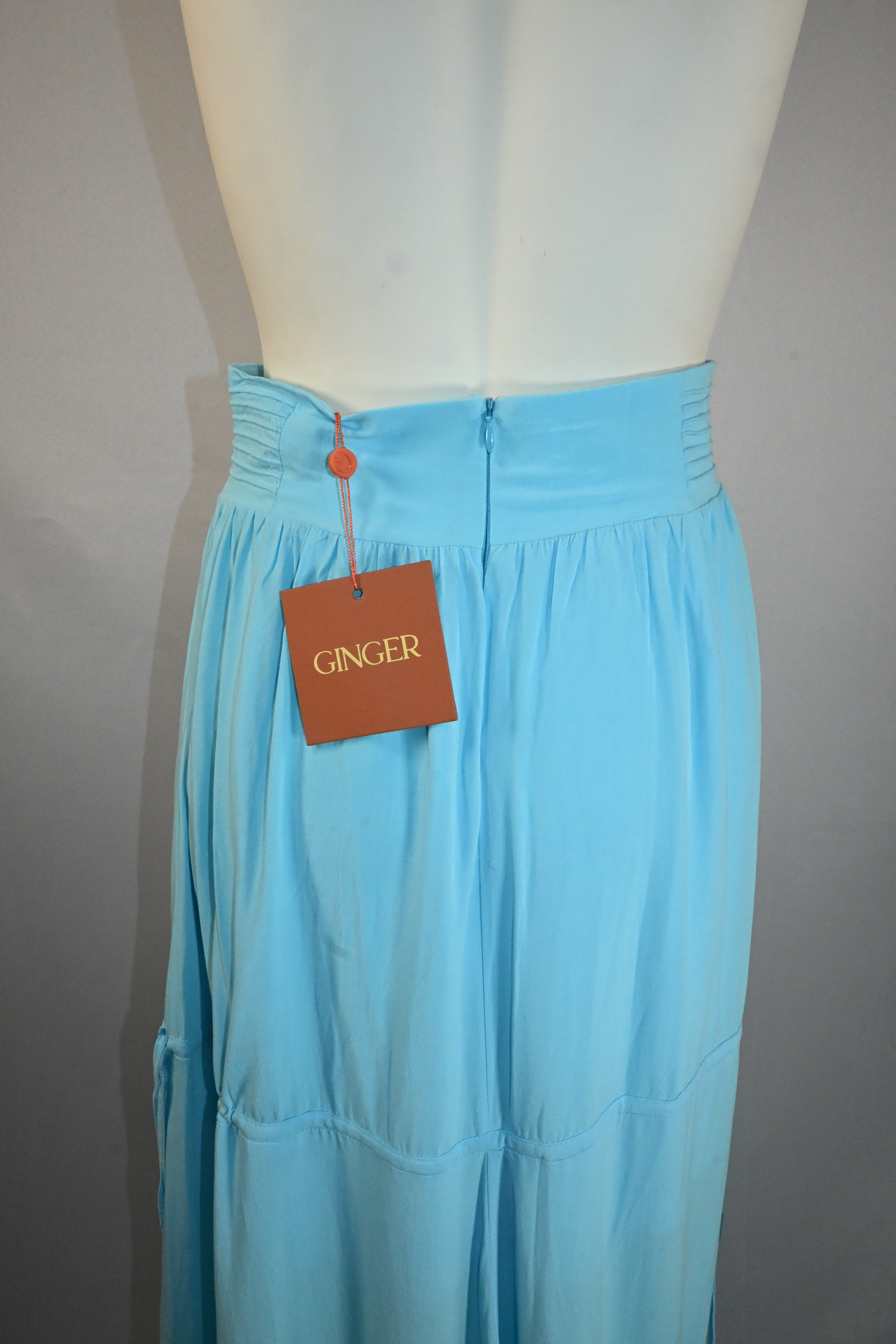 Saia longa azul claro com amarrações