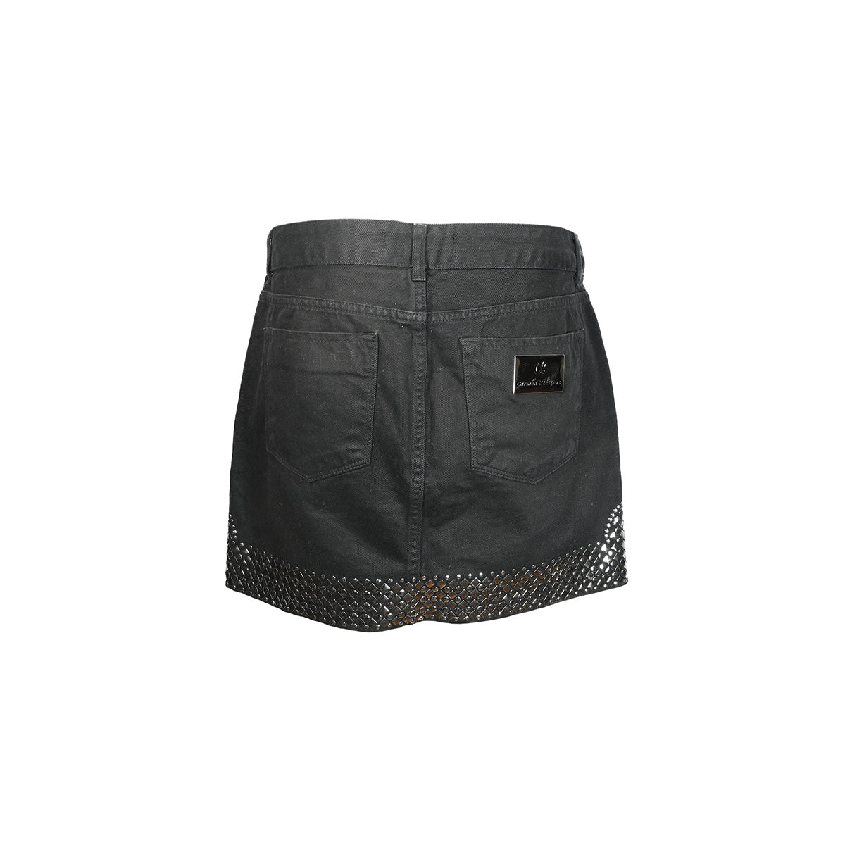 Saia curta preta com aplicações prateadas