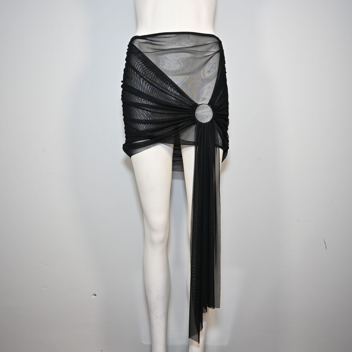 Saia de tule preto com faixa