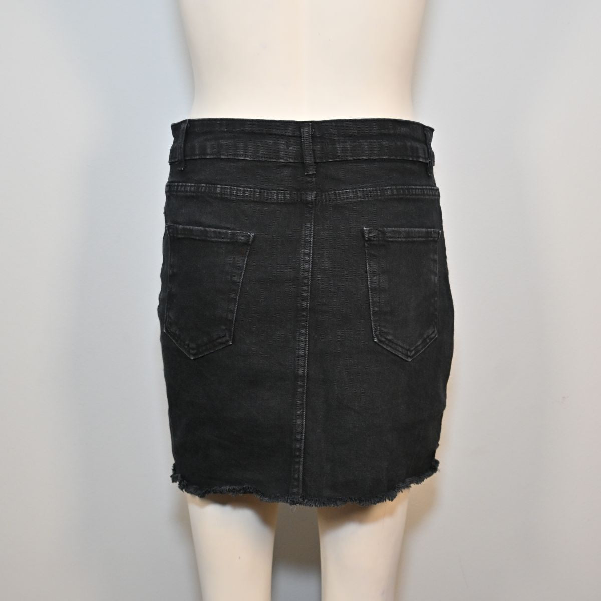Saia preta jeans