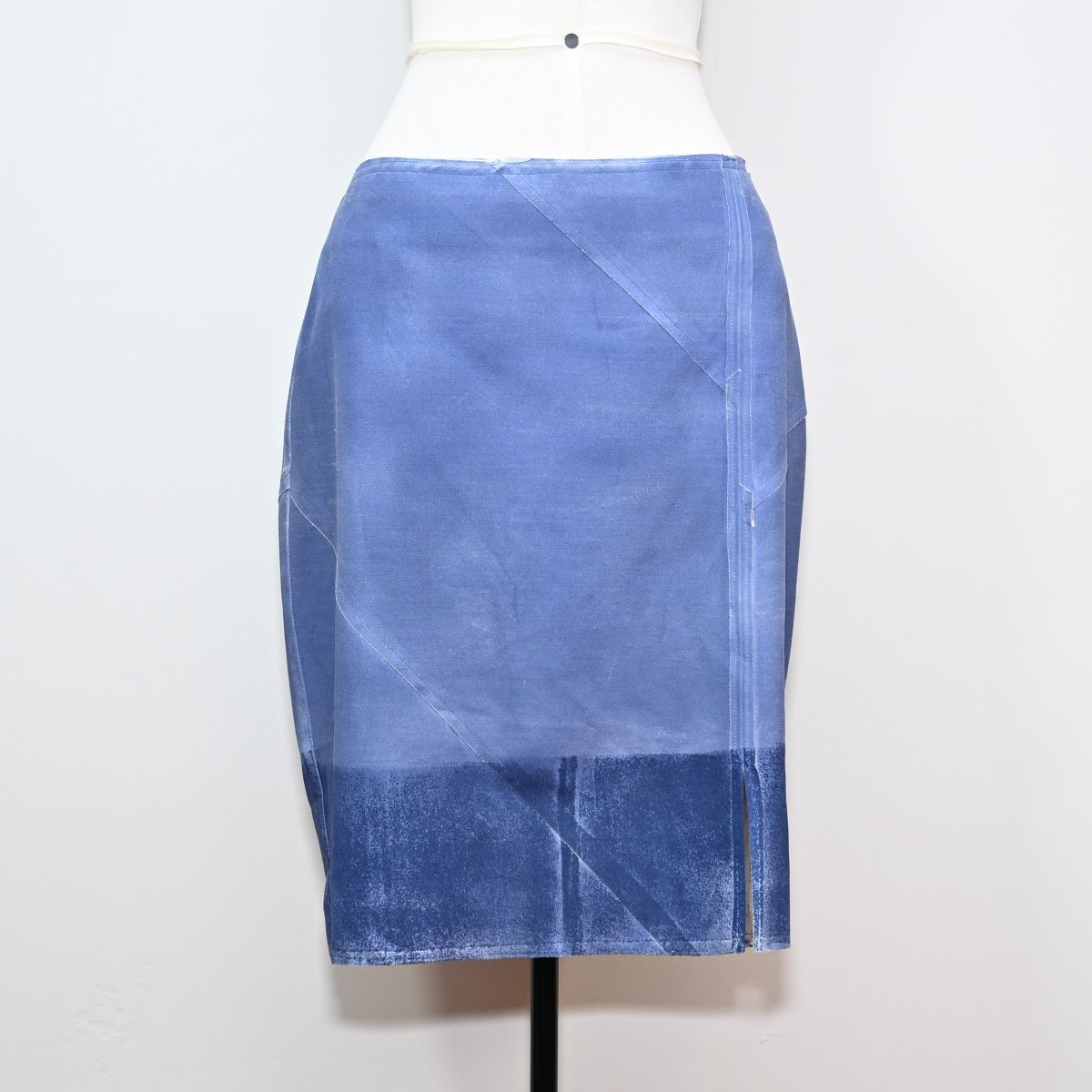 Saia em tons de azul