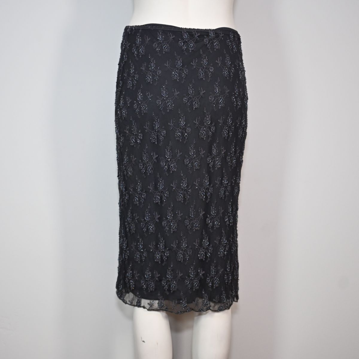 Saia cinza com tule com renda e miçangas