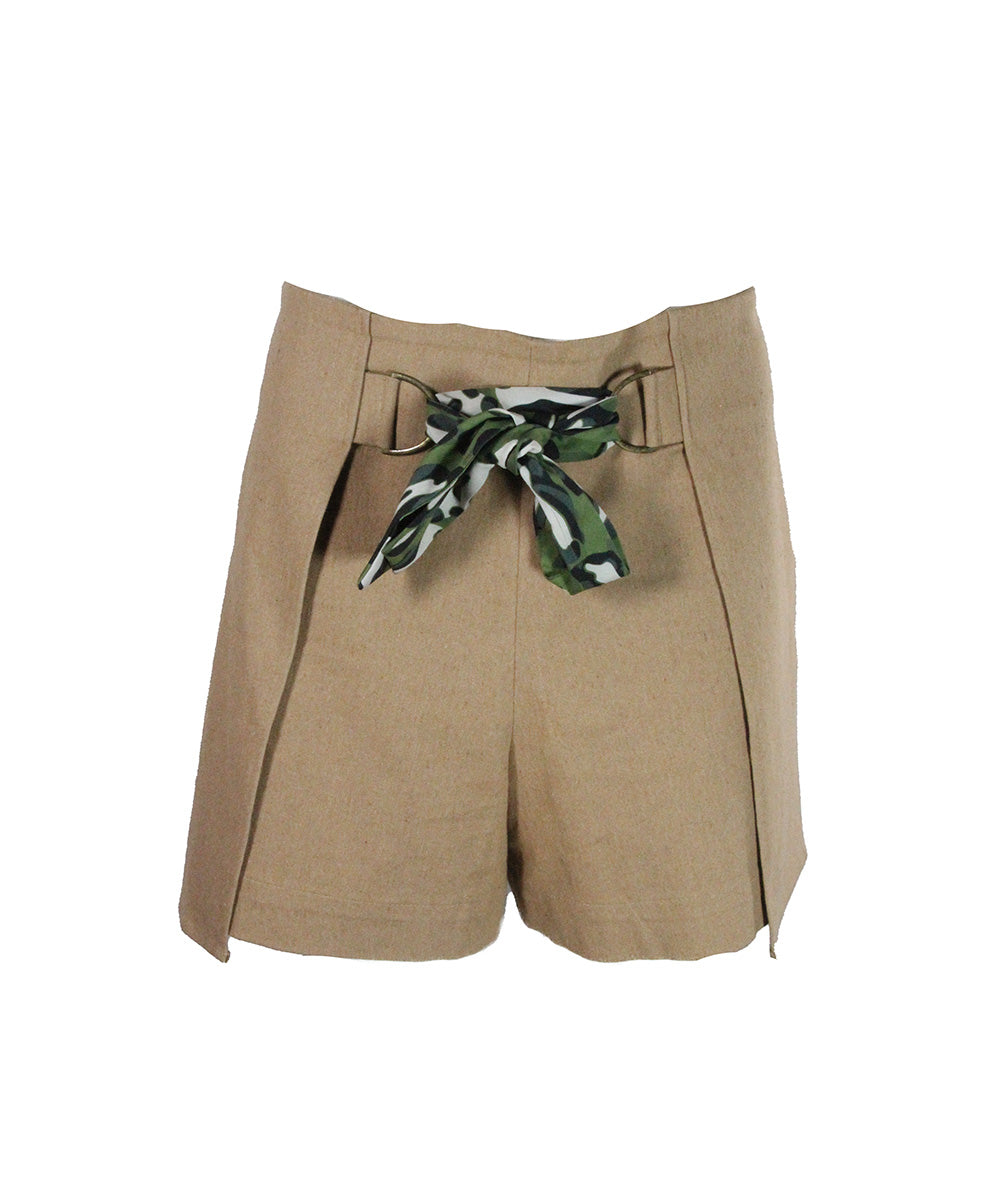Short-Saia Bege com Cinto Verde Oncinha