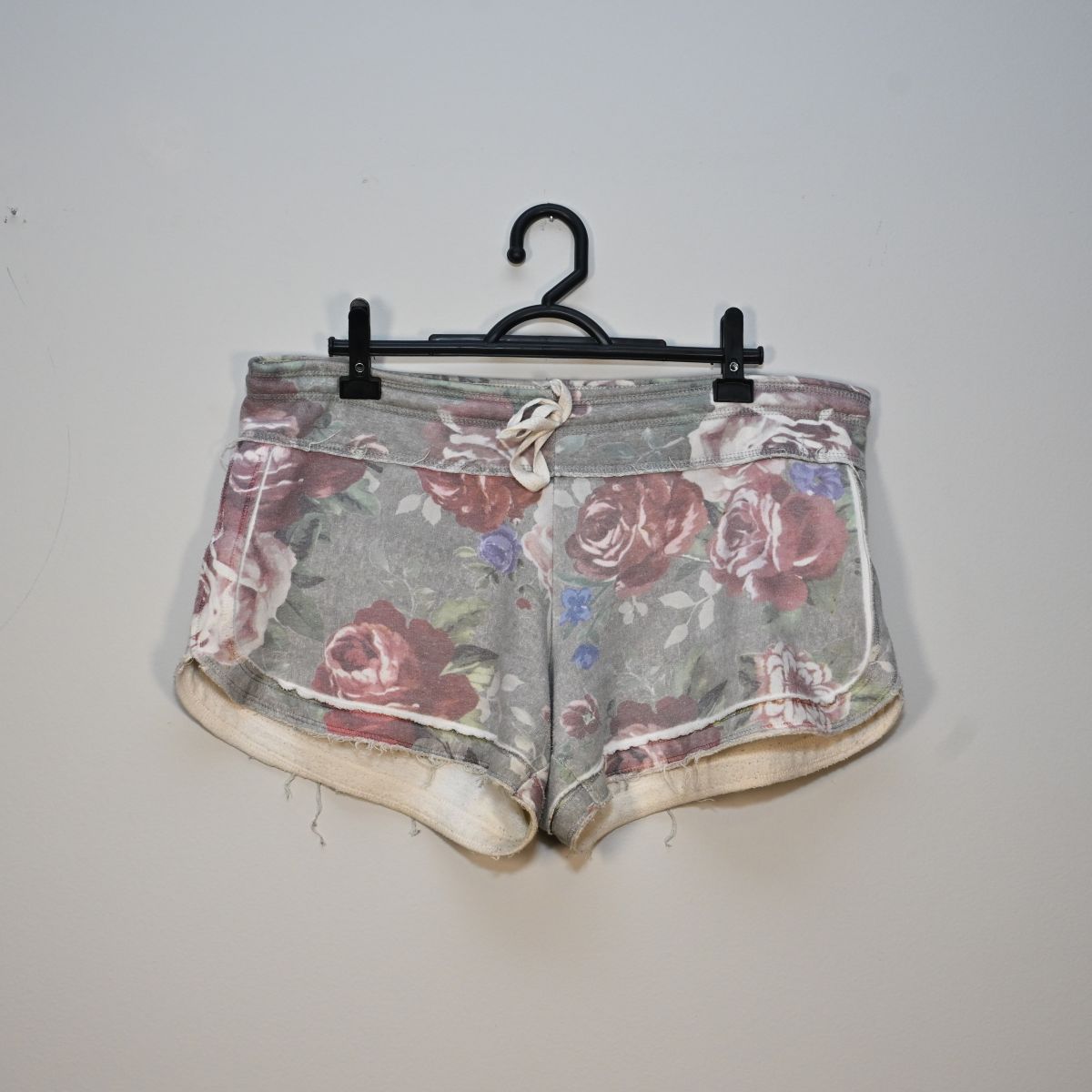 Shorts de moletom floral