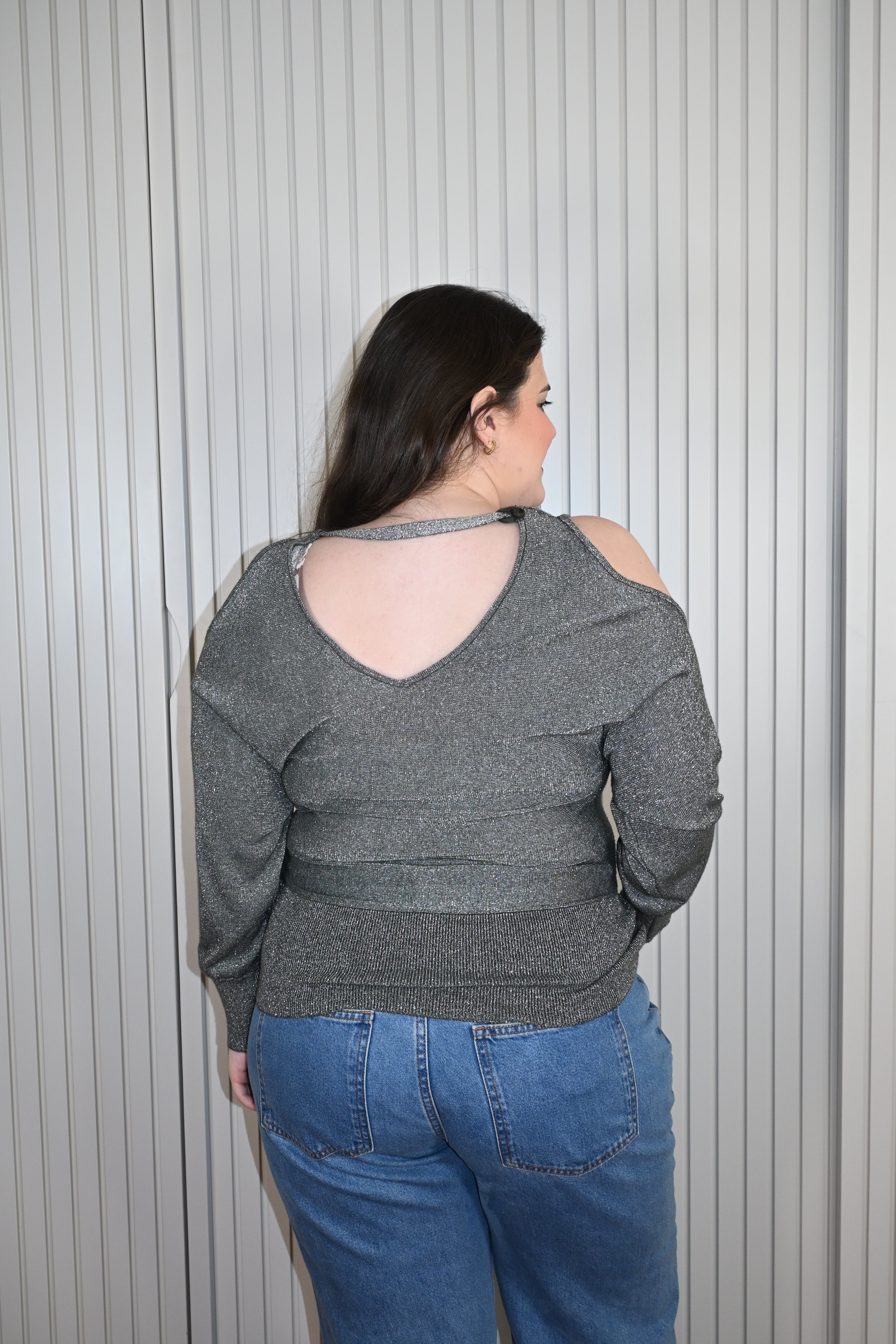 Blusa Prata com Ombros de Fora