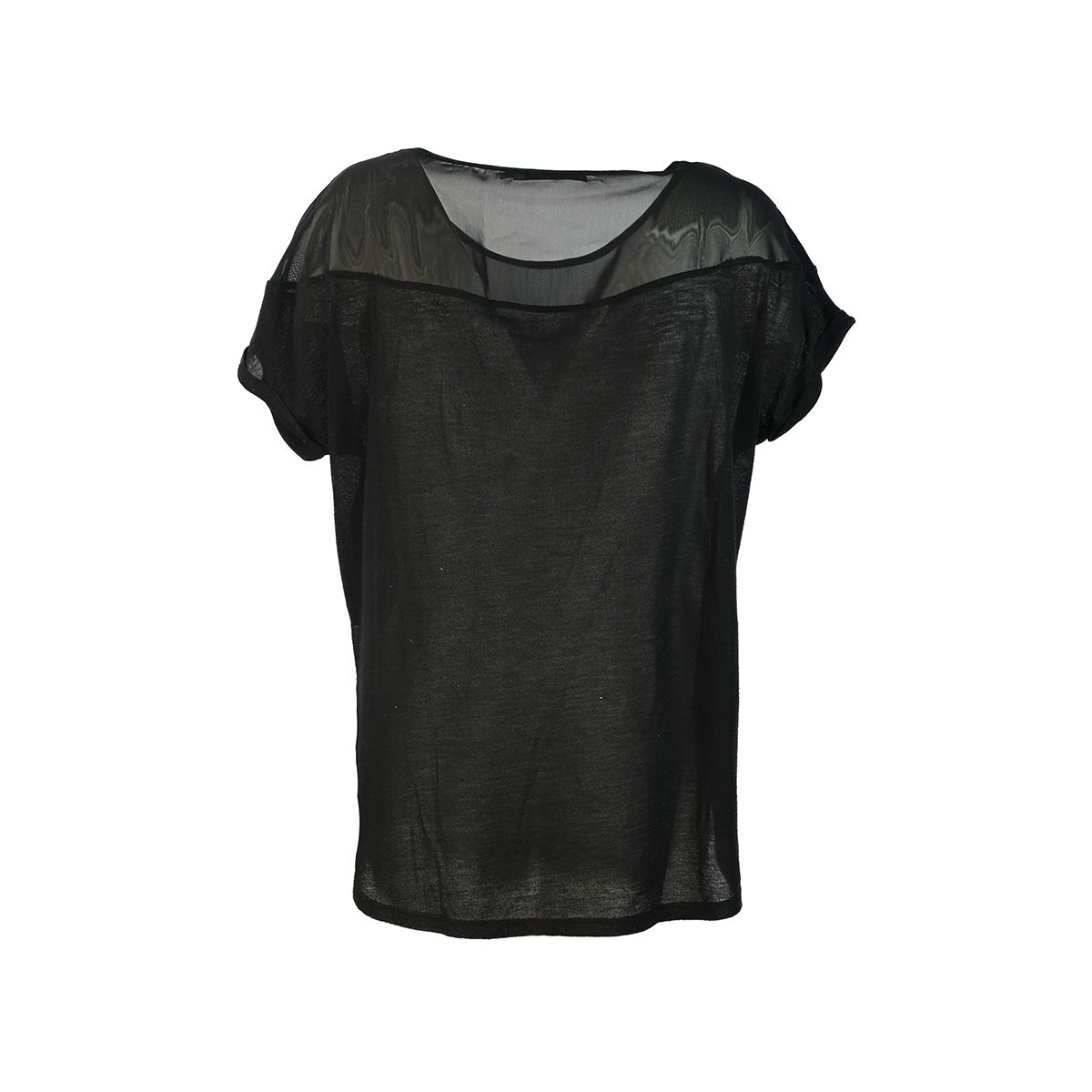 camiseta preta com transparência nos ombros