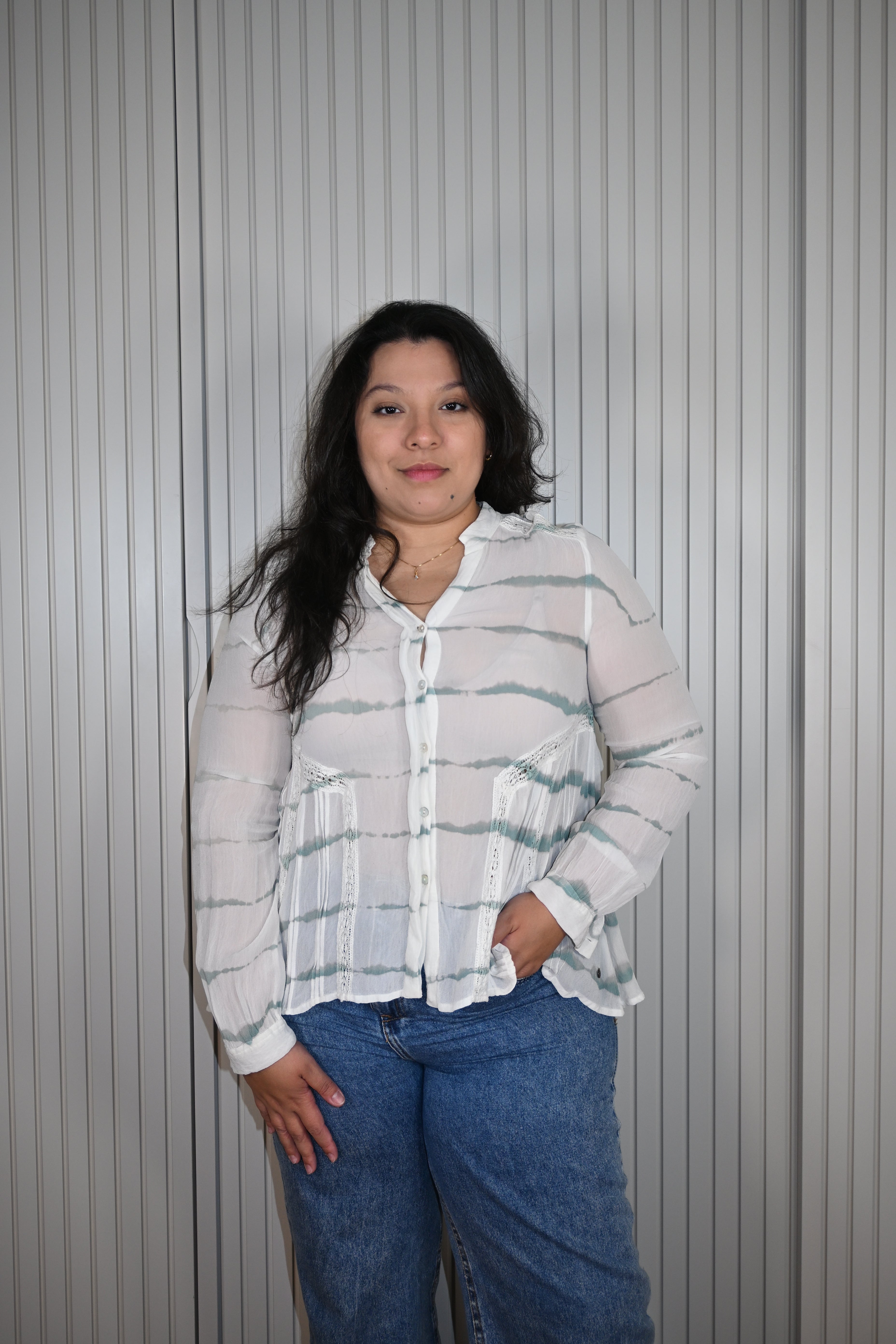 Camisa Listrada Branco e Azul