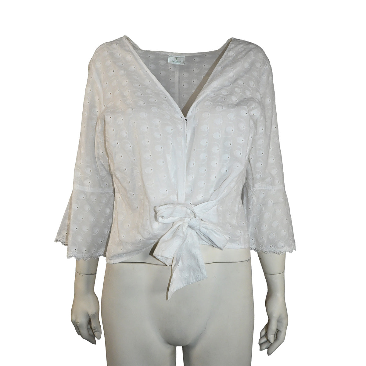 Blusa branca laise com amarração