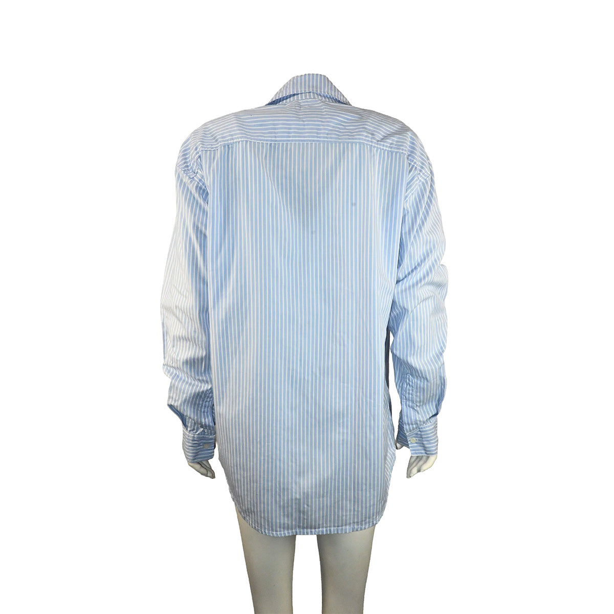 Camisa azul com listras brancas