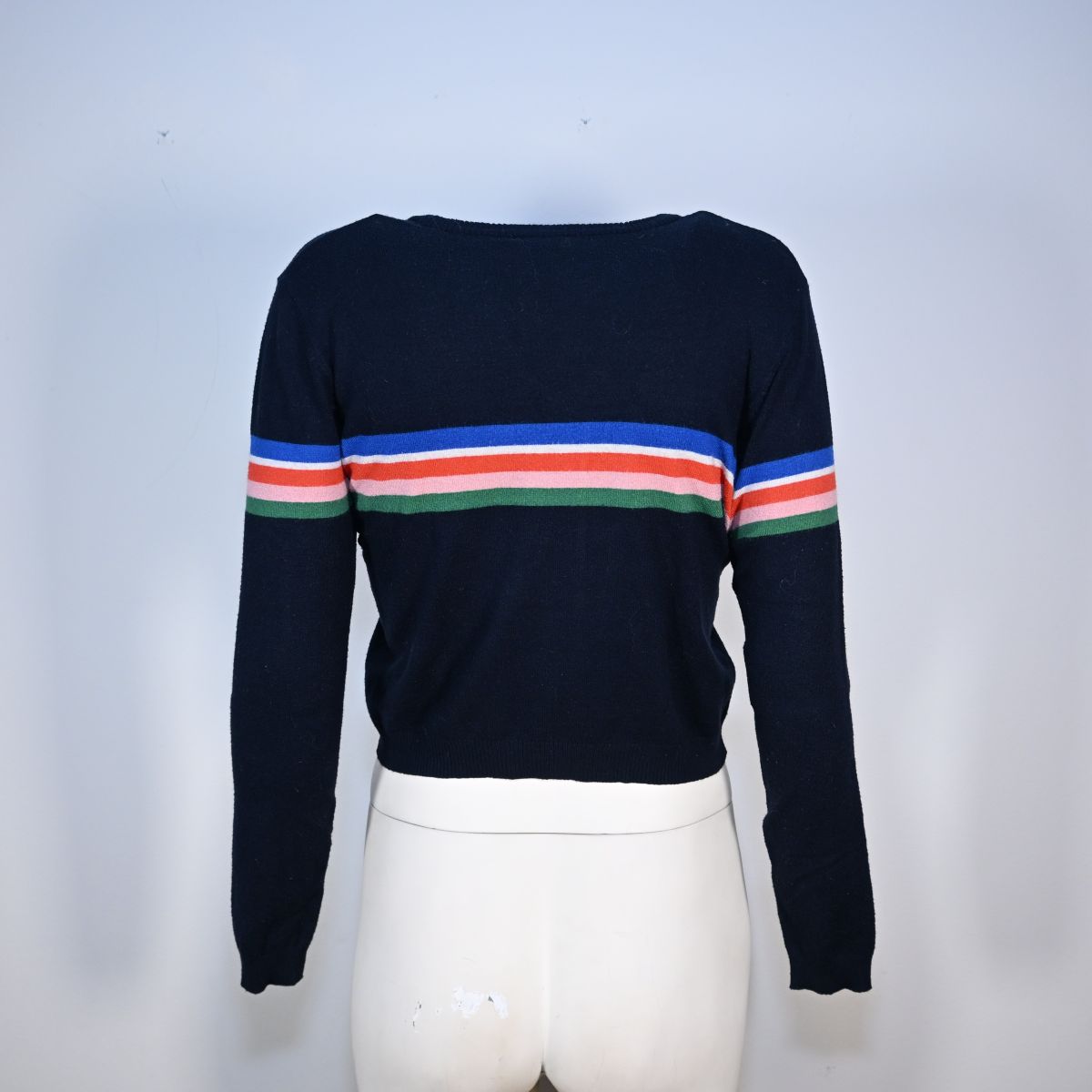 Blusa de malha cropped com listra