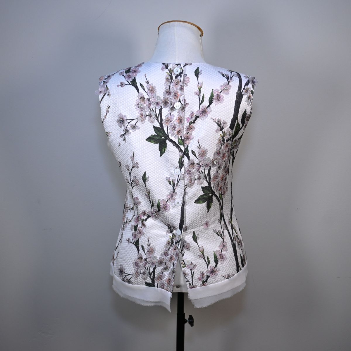 Blusa branca floral