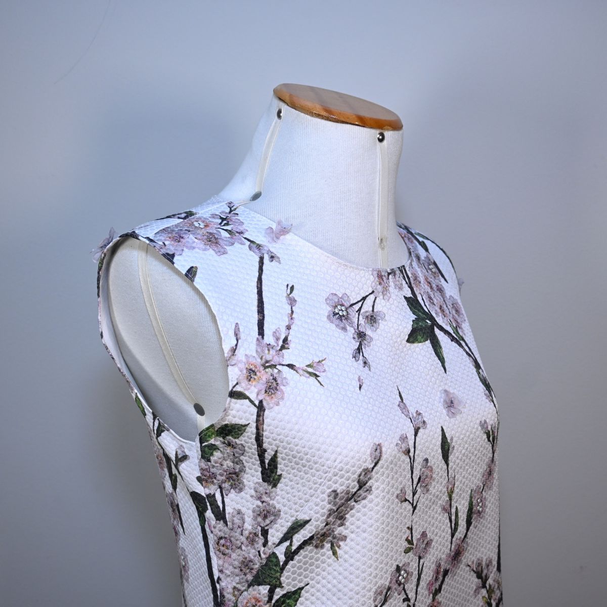 Blusa branca floral