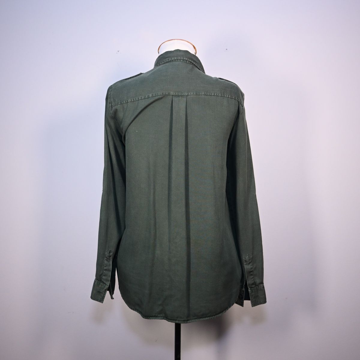 Camisa verde musgo