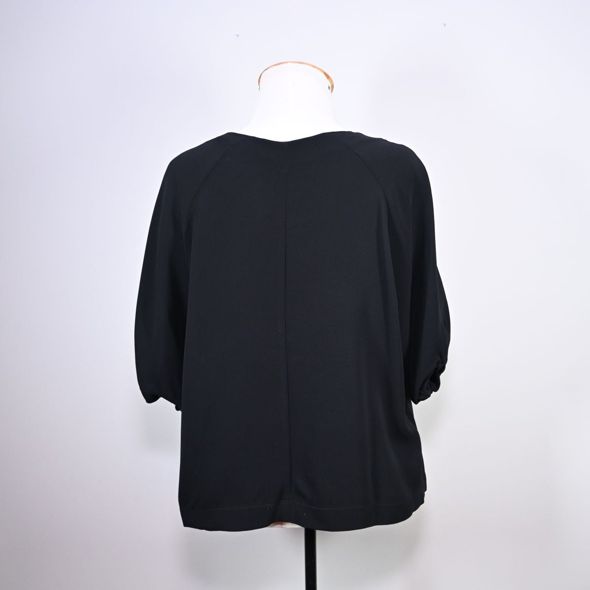 Blusa preta com manga 3/4