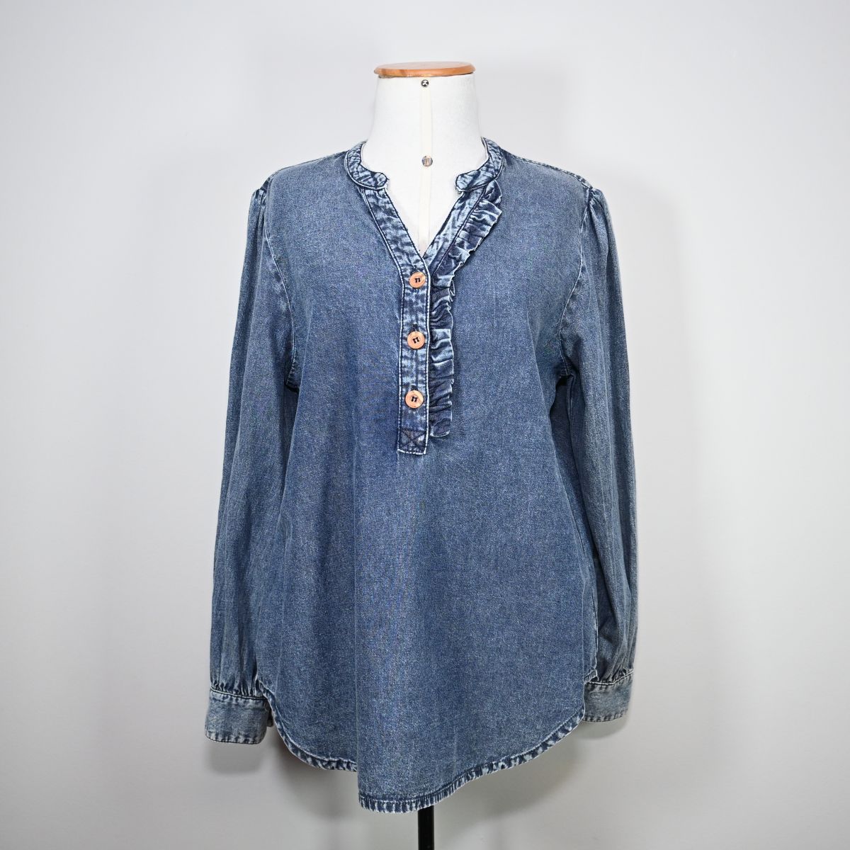 Blusa jeans com mangas compridas