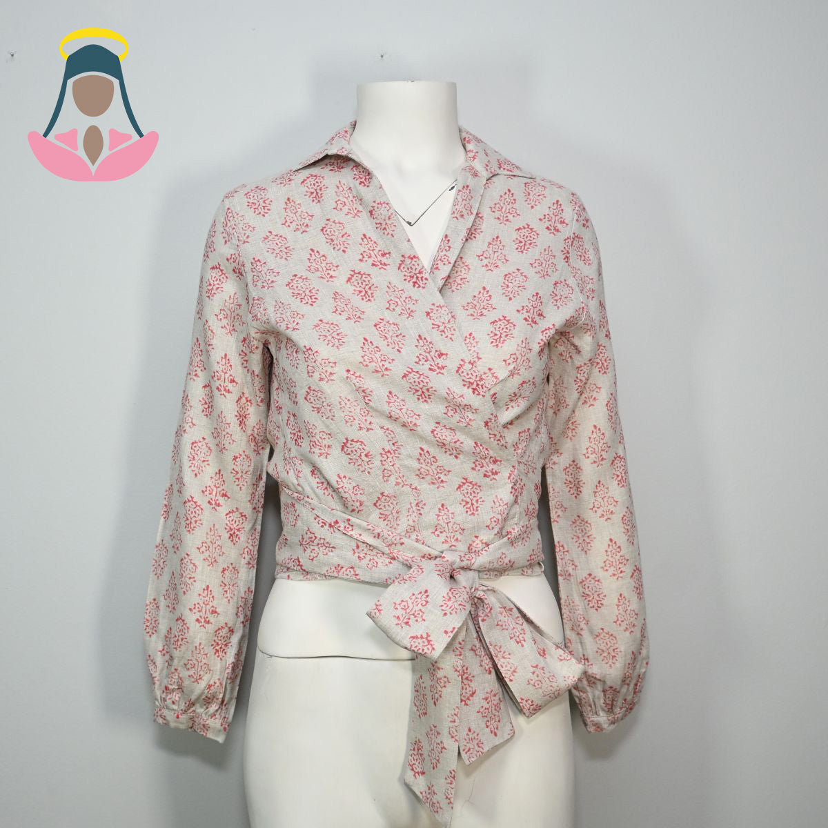 Blusa estampada com amarração