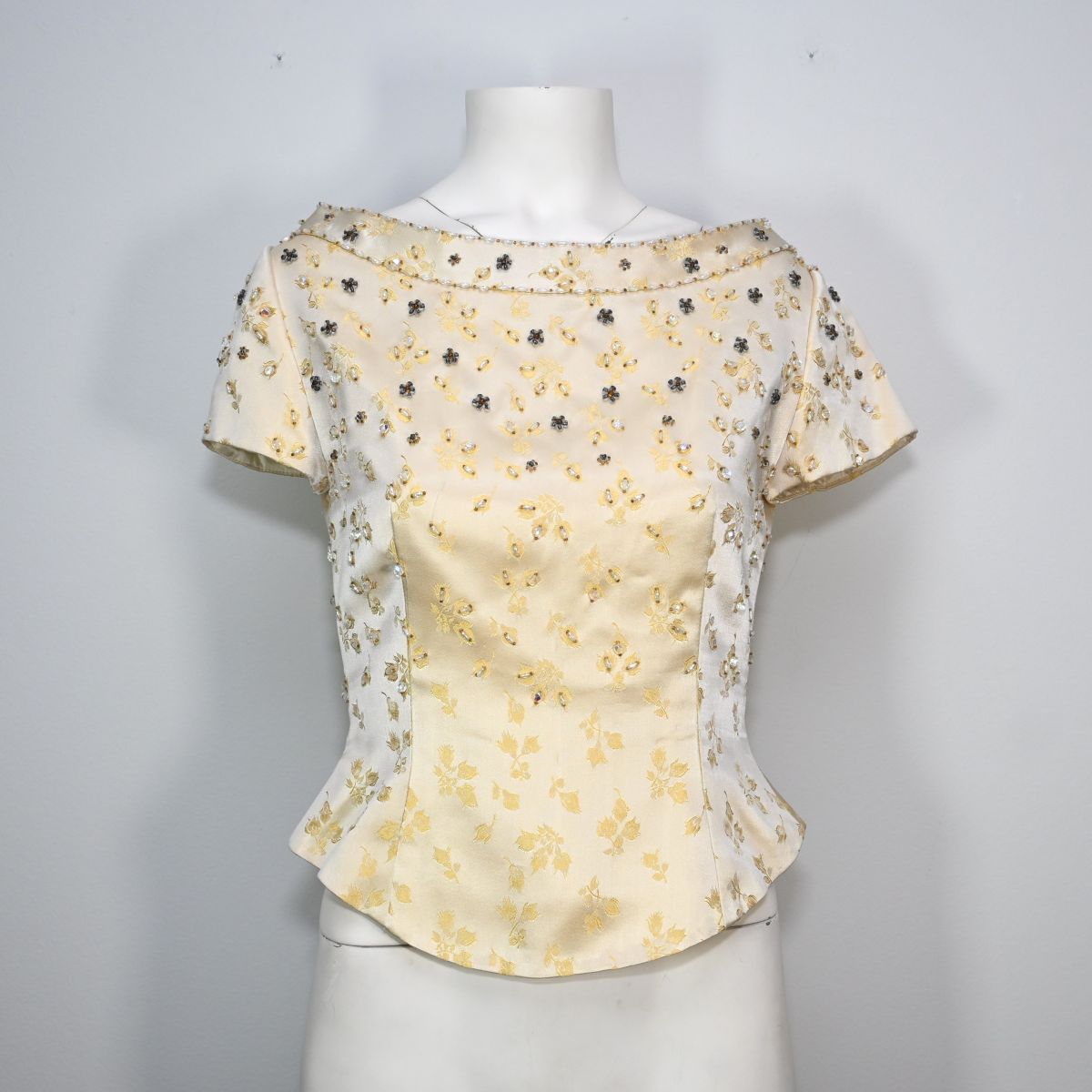 Blusa amarelo claro de jacquard com pedraria
