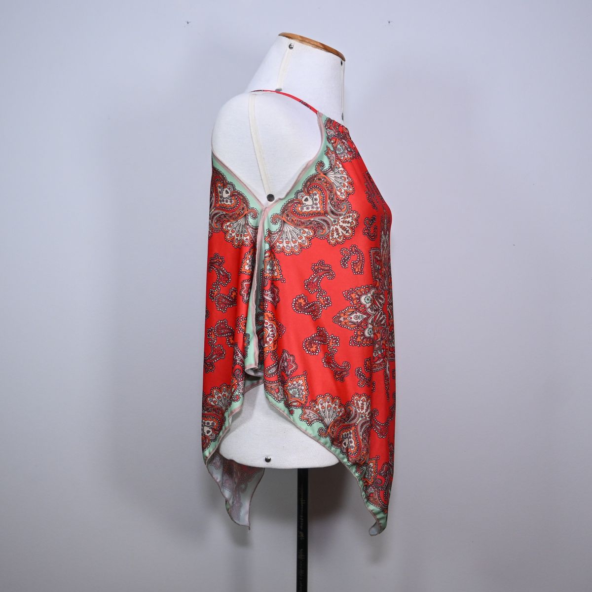 Regata vermelha estampada