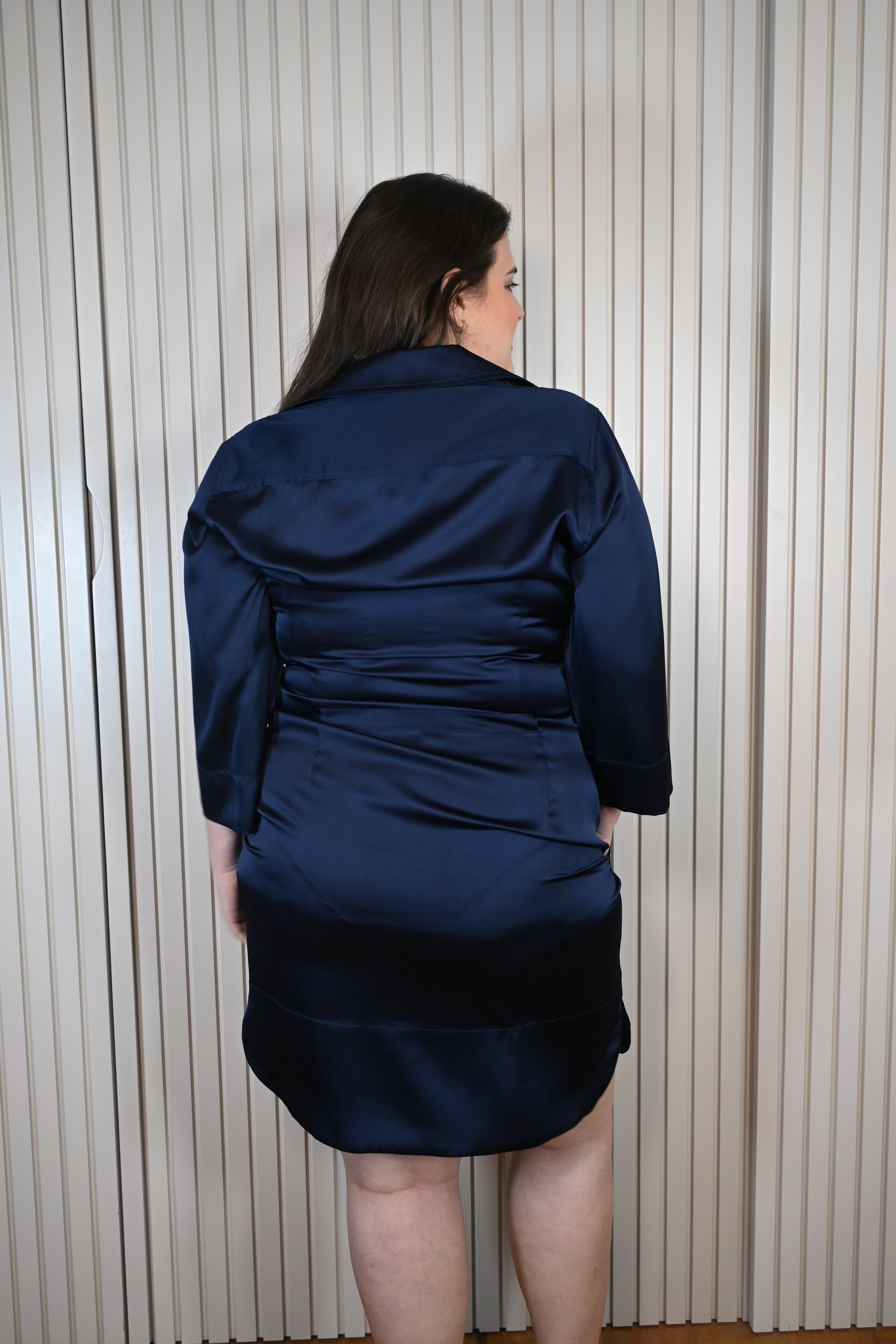 Vestido Curto Azul-Marinho Acetinado