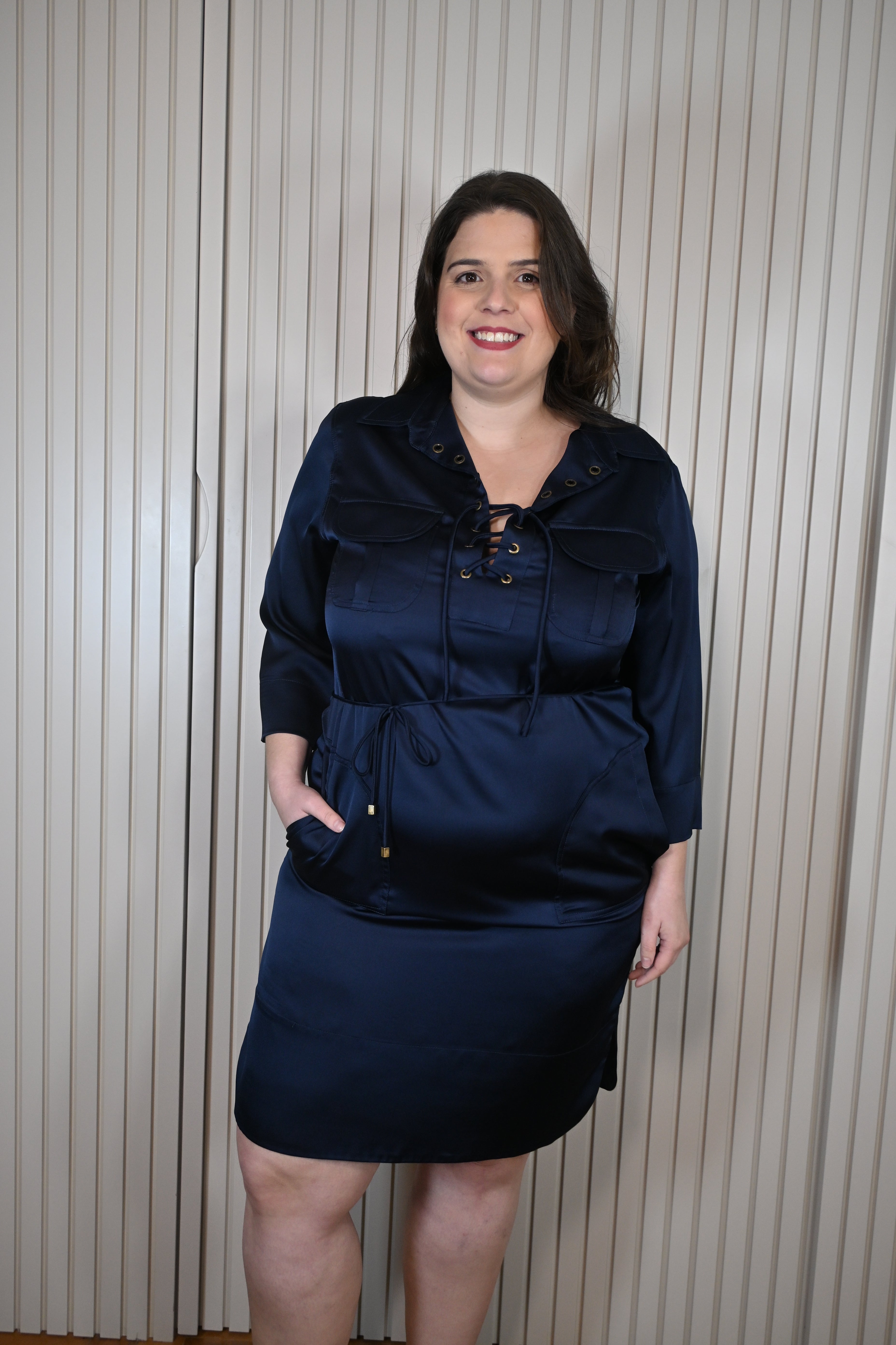 Vestido Curto Azul-Marinho Acetinado