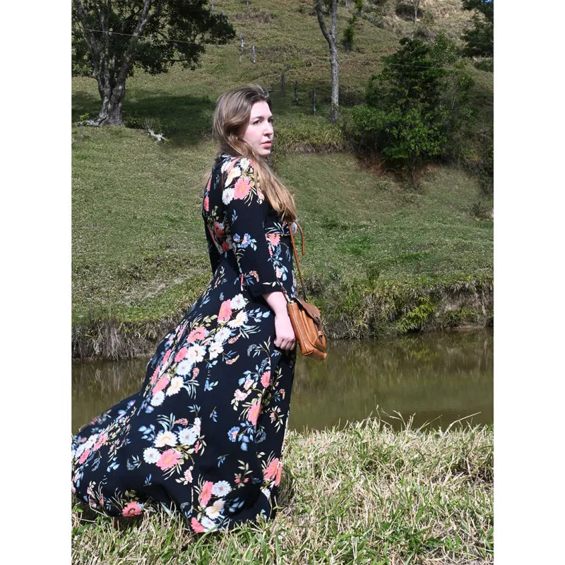 Vestido Longo Preto Floral com Botões