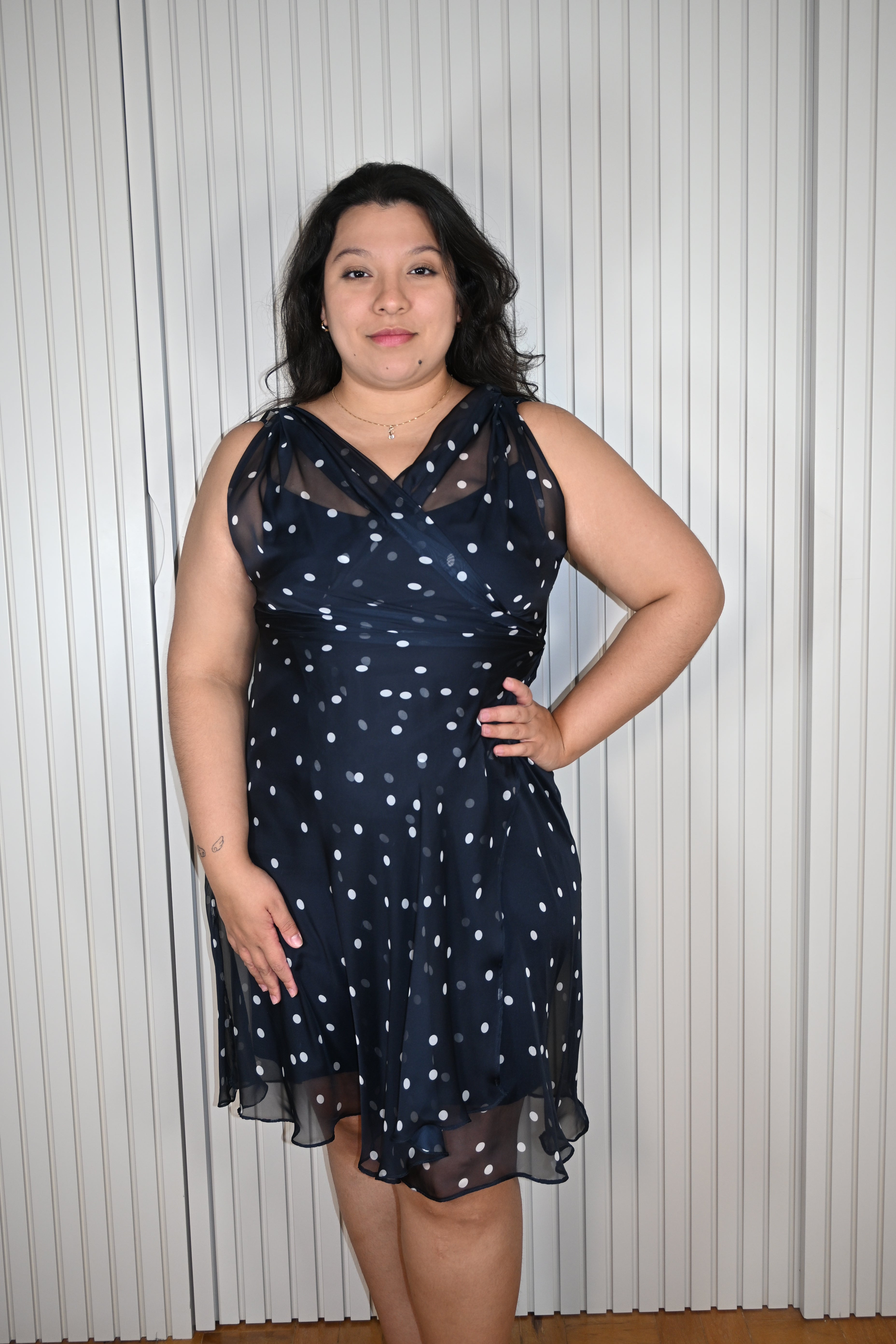 Vestido Midi Azul-Marinho com Poá Branco