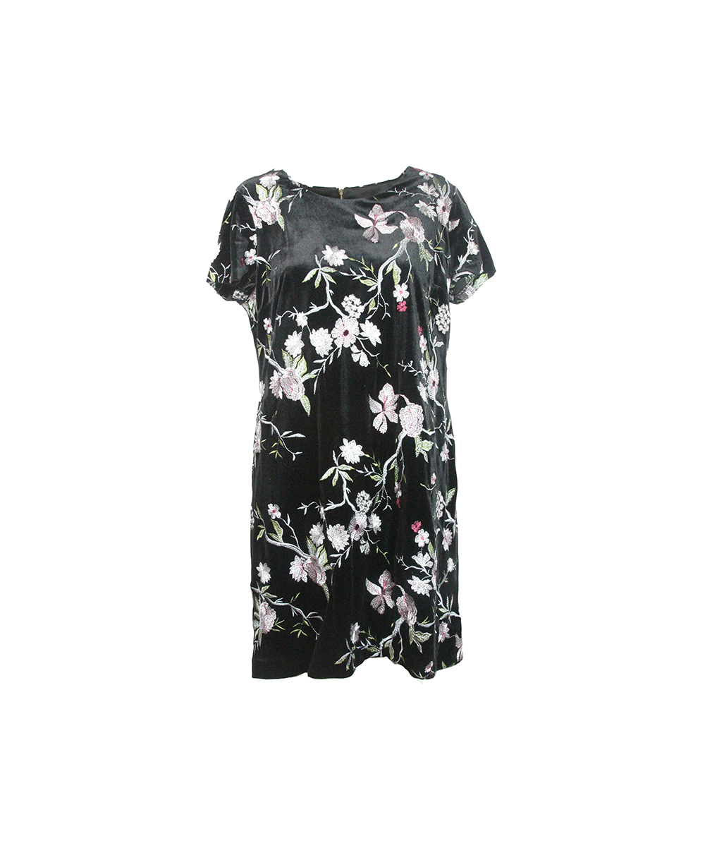 Vestido Curto Preto de Veludo com Bordado Floral