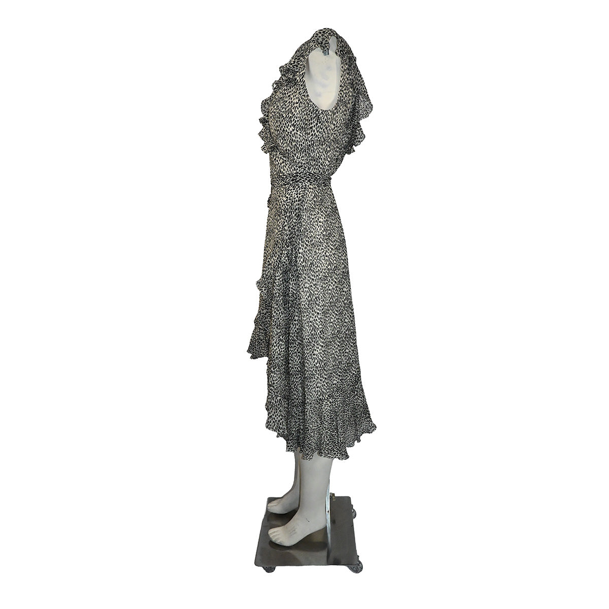 Vestido envelope de oncinha com babado