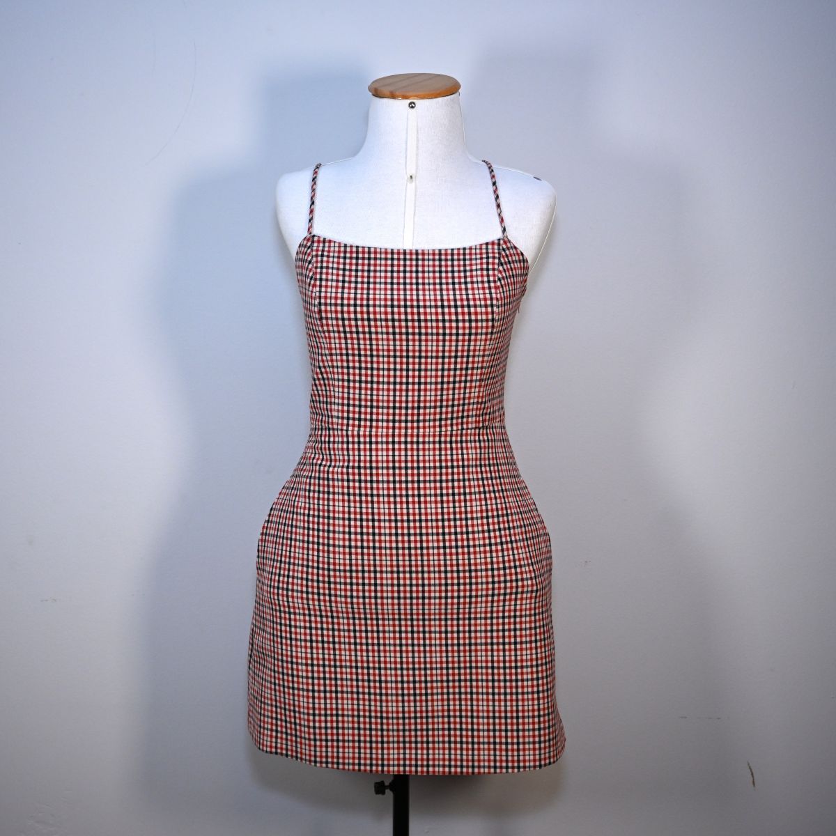 Vestido curto xadrez avermelhado