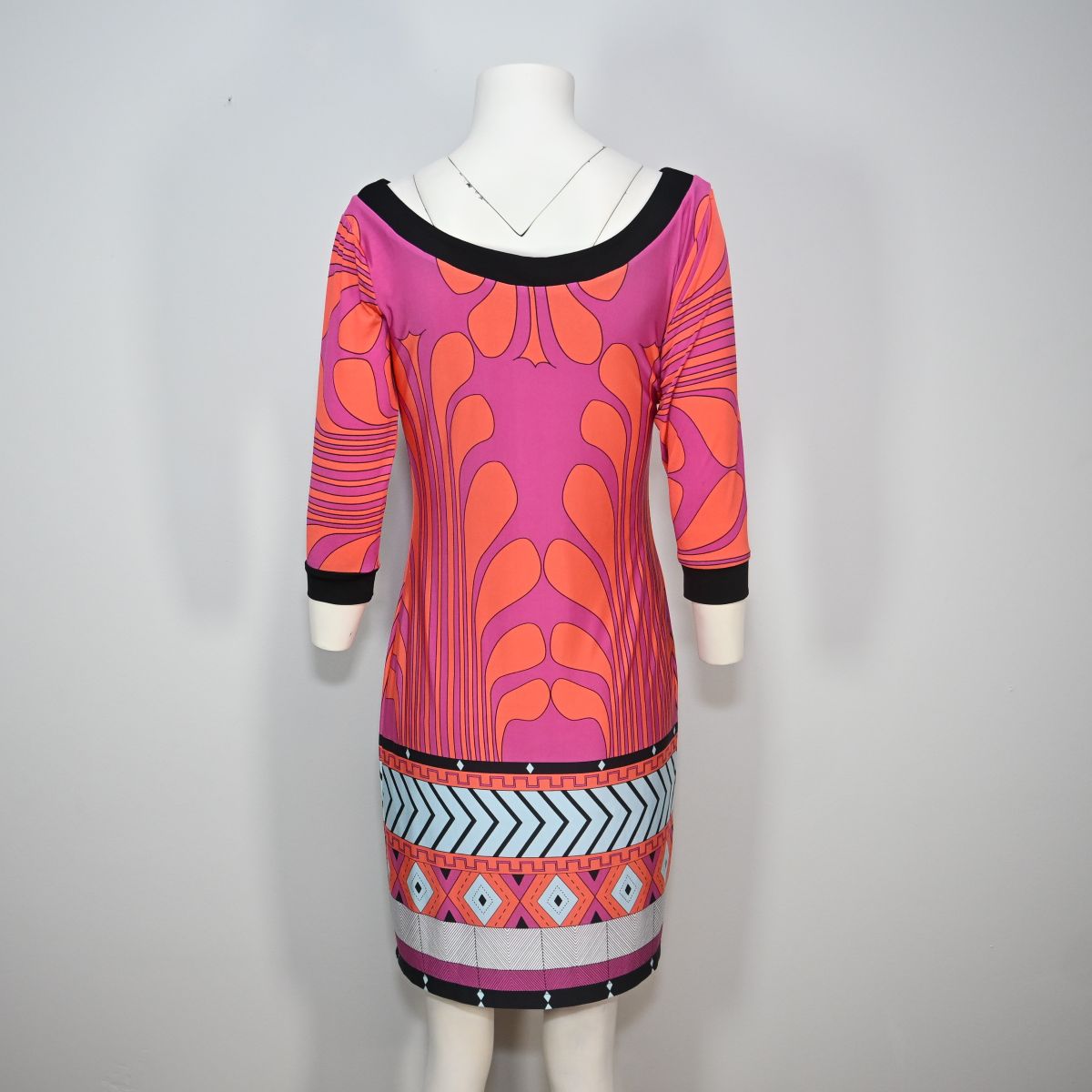 Vestido estampado com manga 3/4