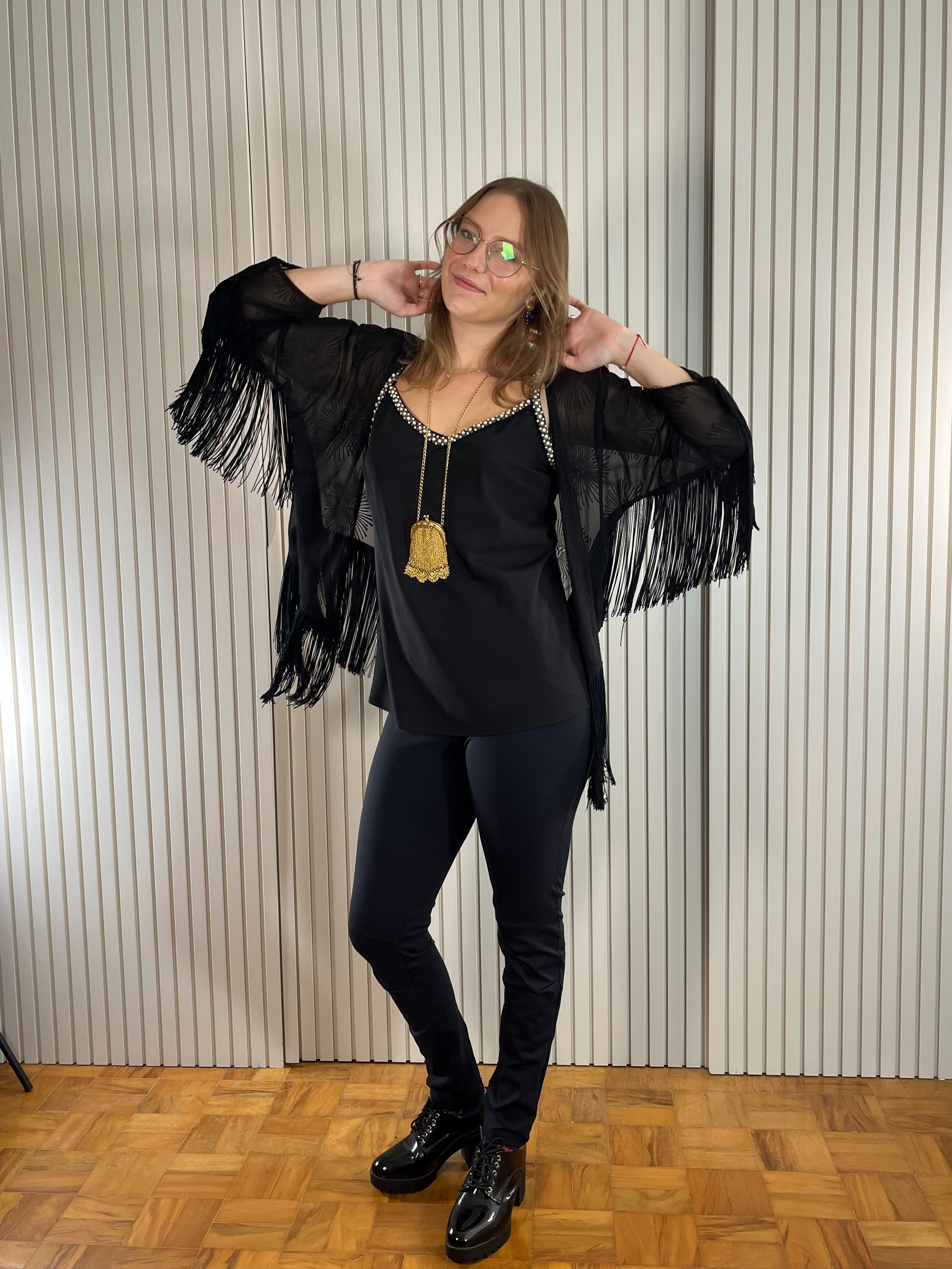 Kimono de Tule Preto Floral com Franjas