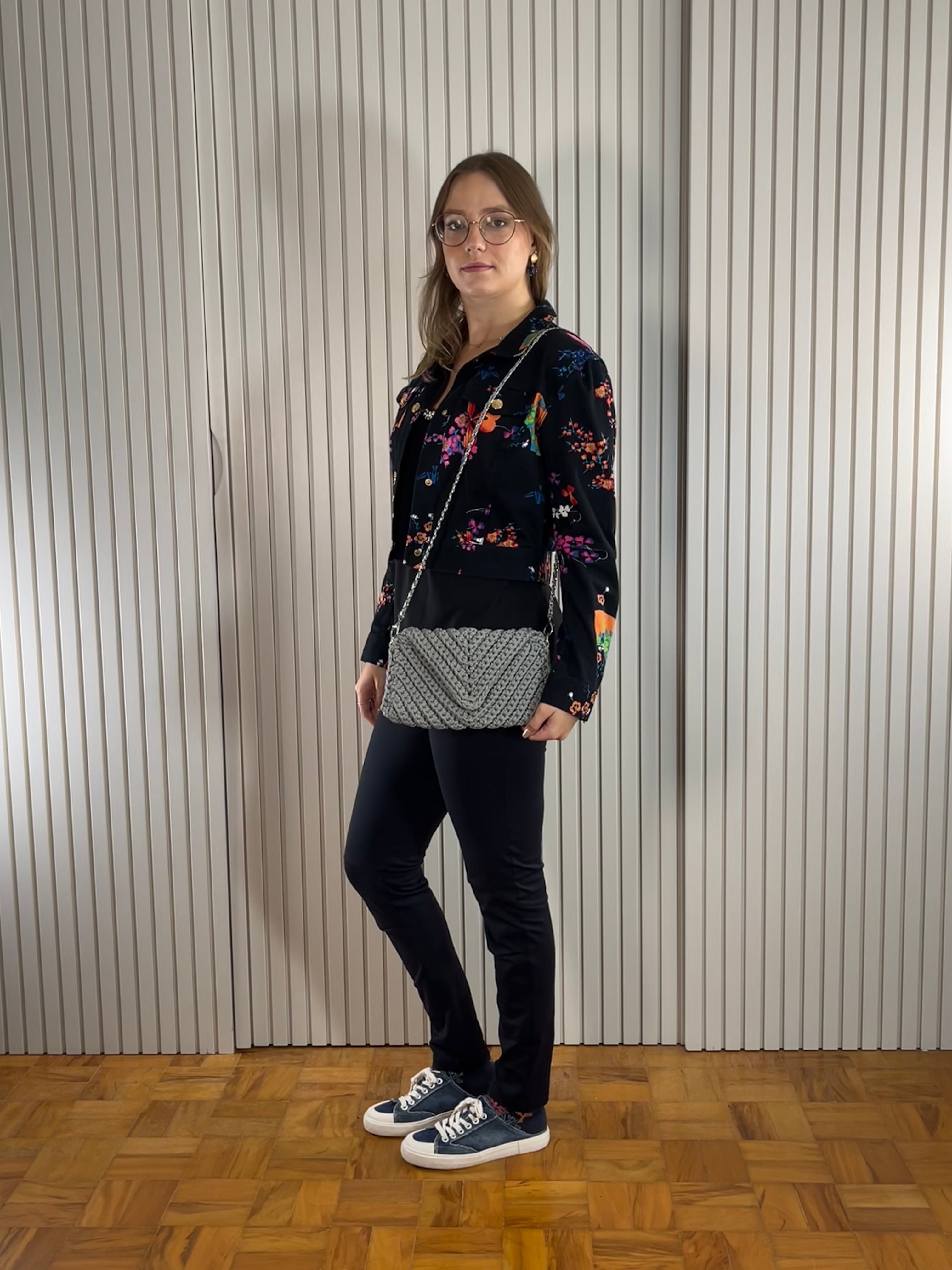 Bolsa Pequena de Crochê Azulada