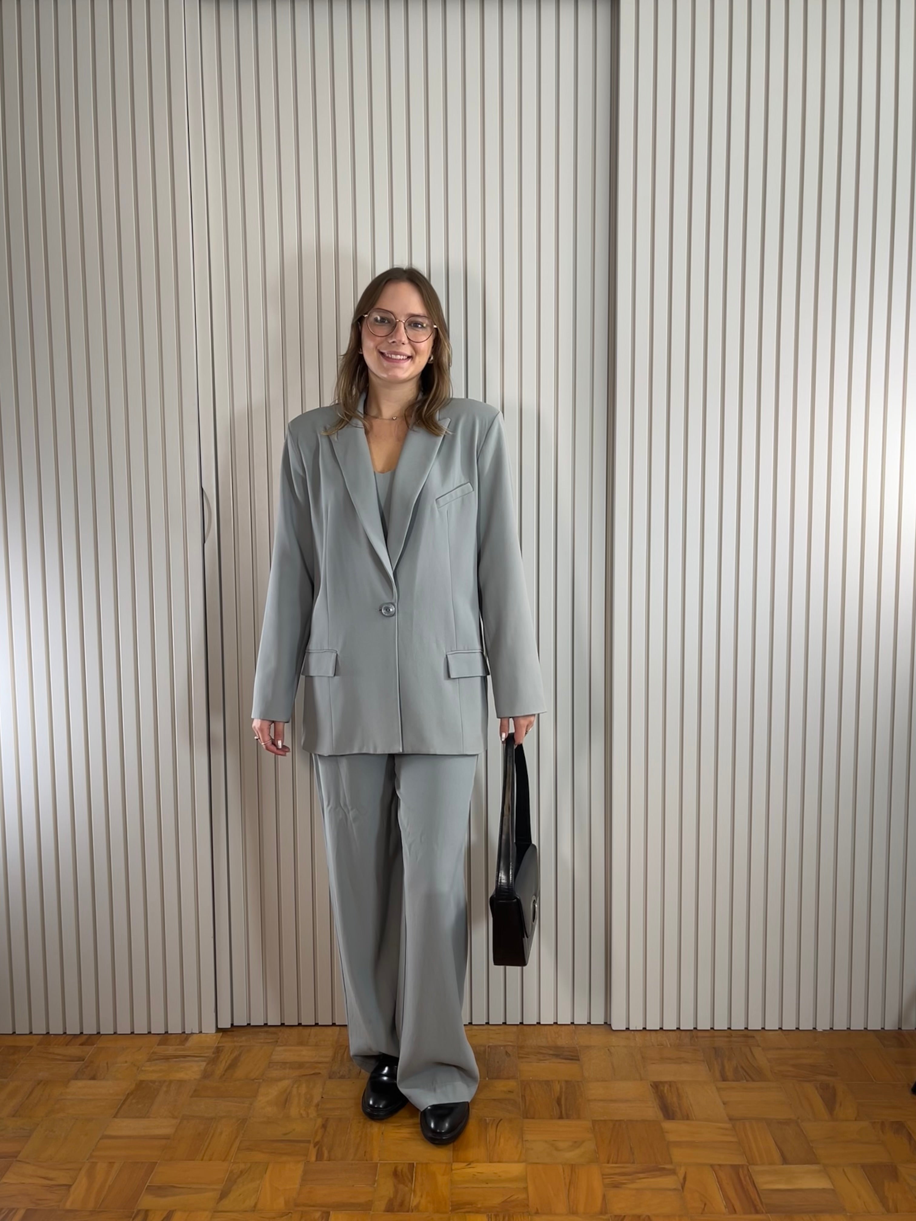 Blazer cinza azulado oversized