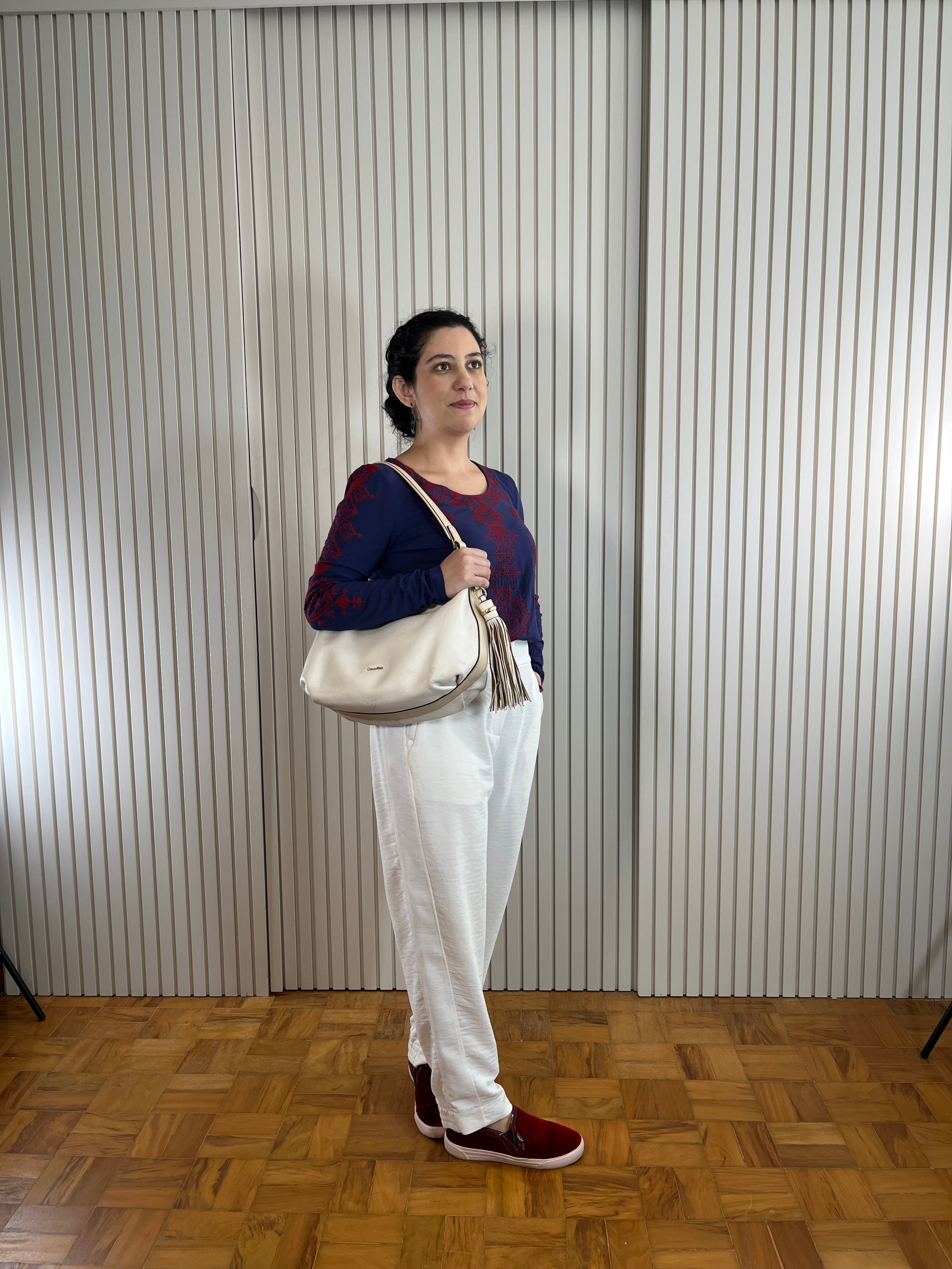 Bolsa Média de Couro Branco com Tasel