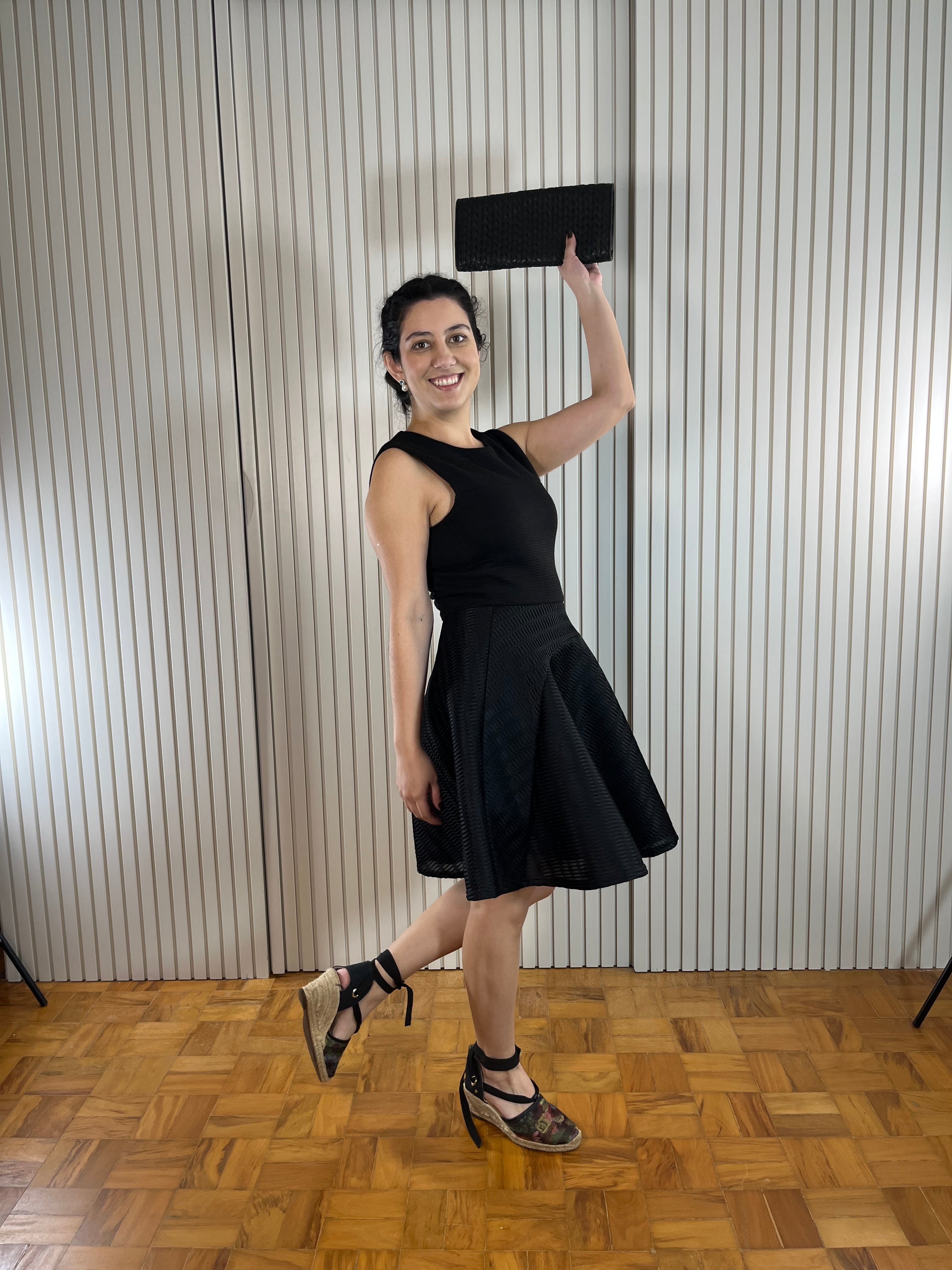 Vestido Curto Preto Rodado