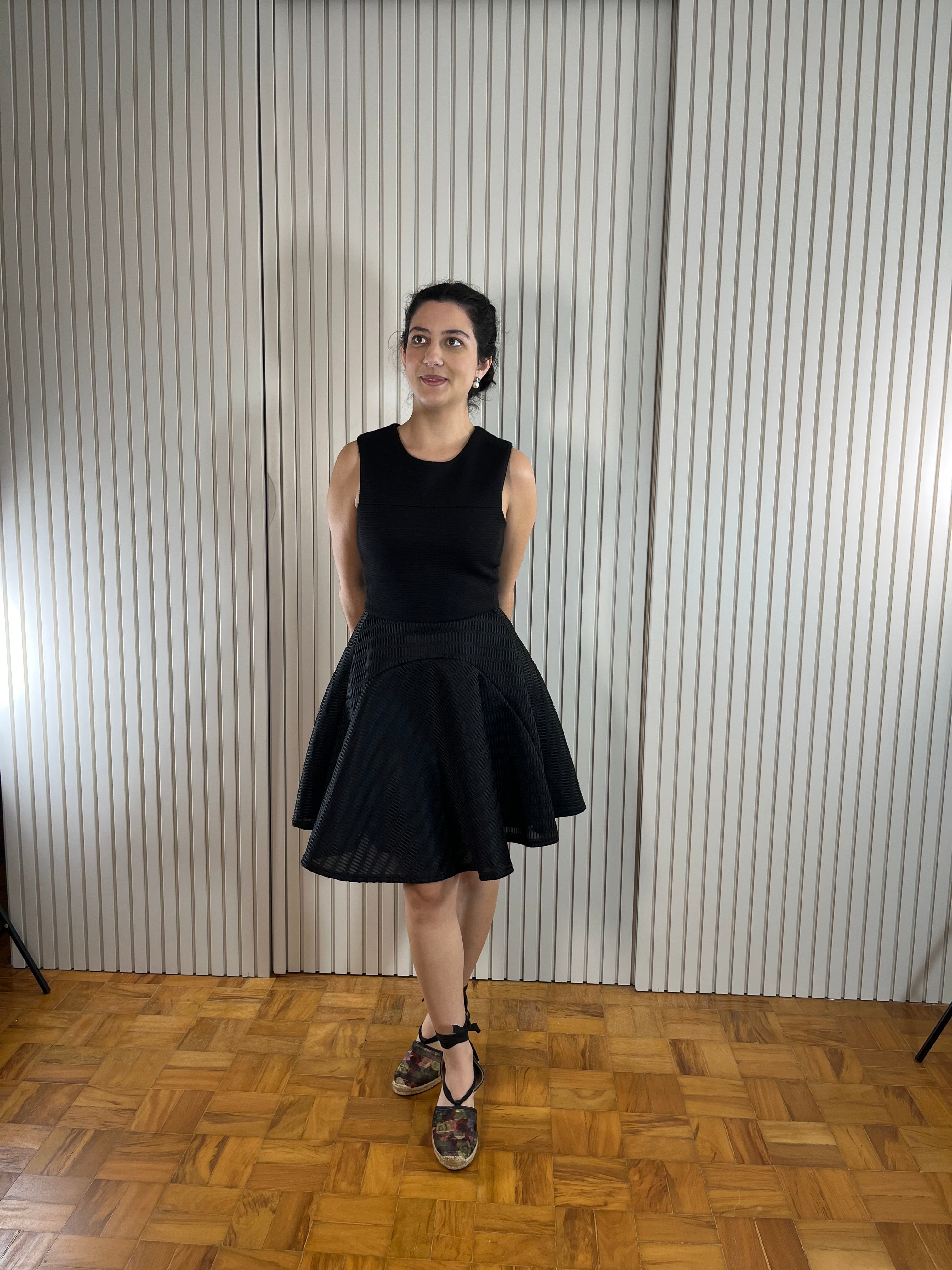 Vestido Curto Preto Rodado