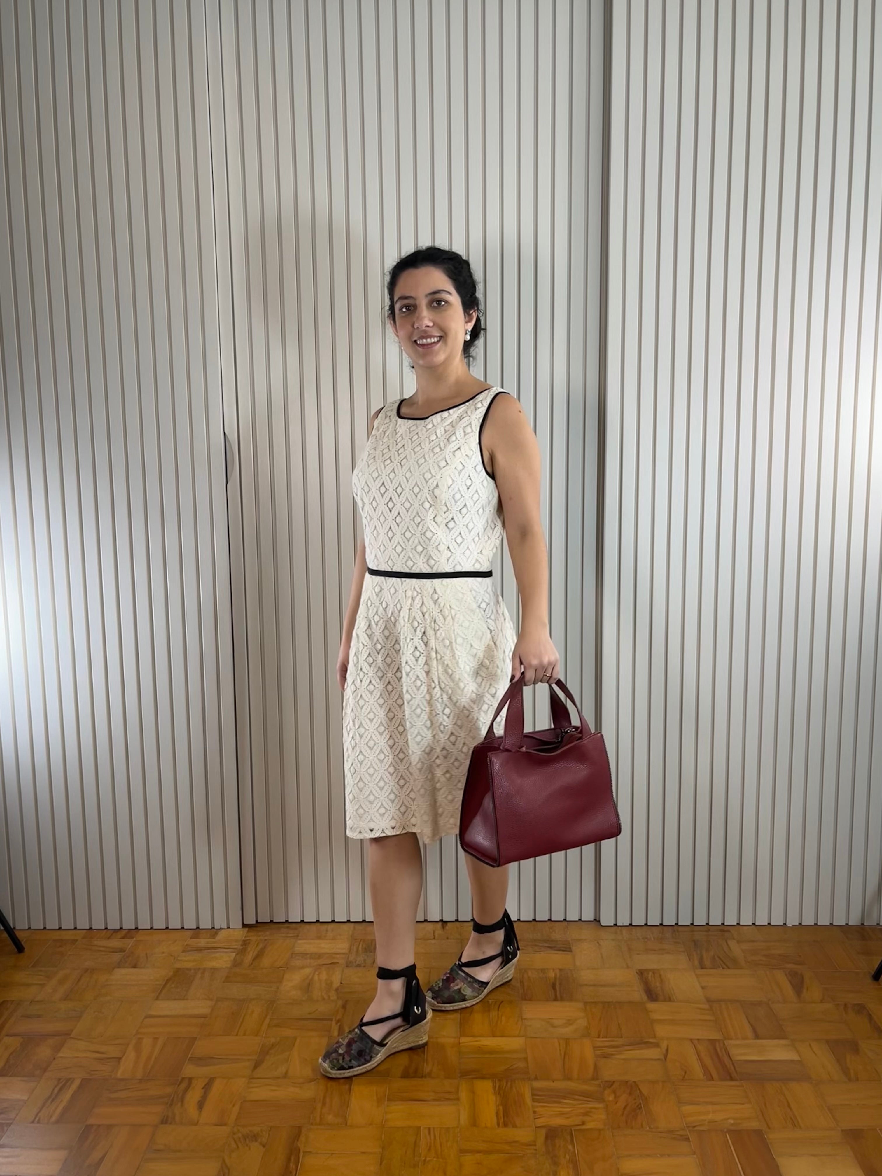 Vestido Curto Branco de Renda